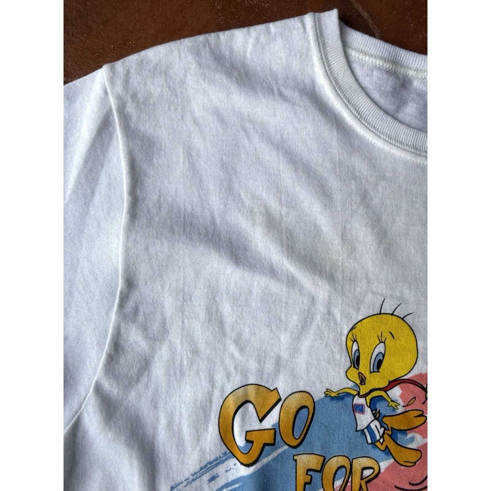 Vintage VINTAGE Looney Tunes Olympics 1996 Gold T-Shirt Women’s Medium Tweety Sylvester Size M / US 6-8 / IT 42-44 - 3 Thumbnail