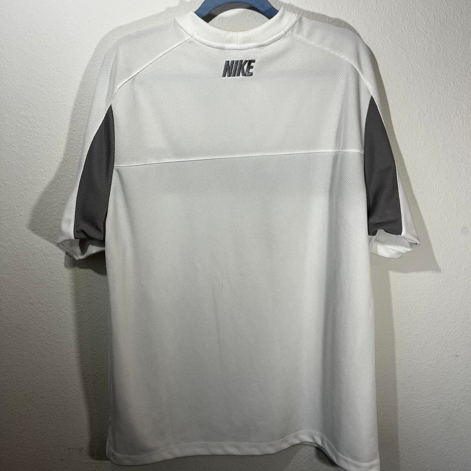Nike Vintage Y2K Nike White Oversized Athletic Heavy T-shirt Size US XL / EU 56 / 4 - 4 Thumbnail