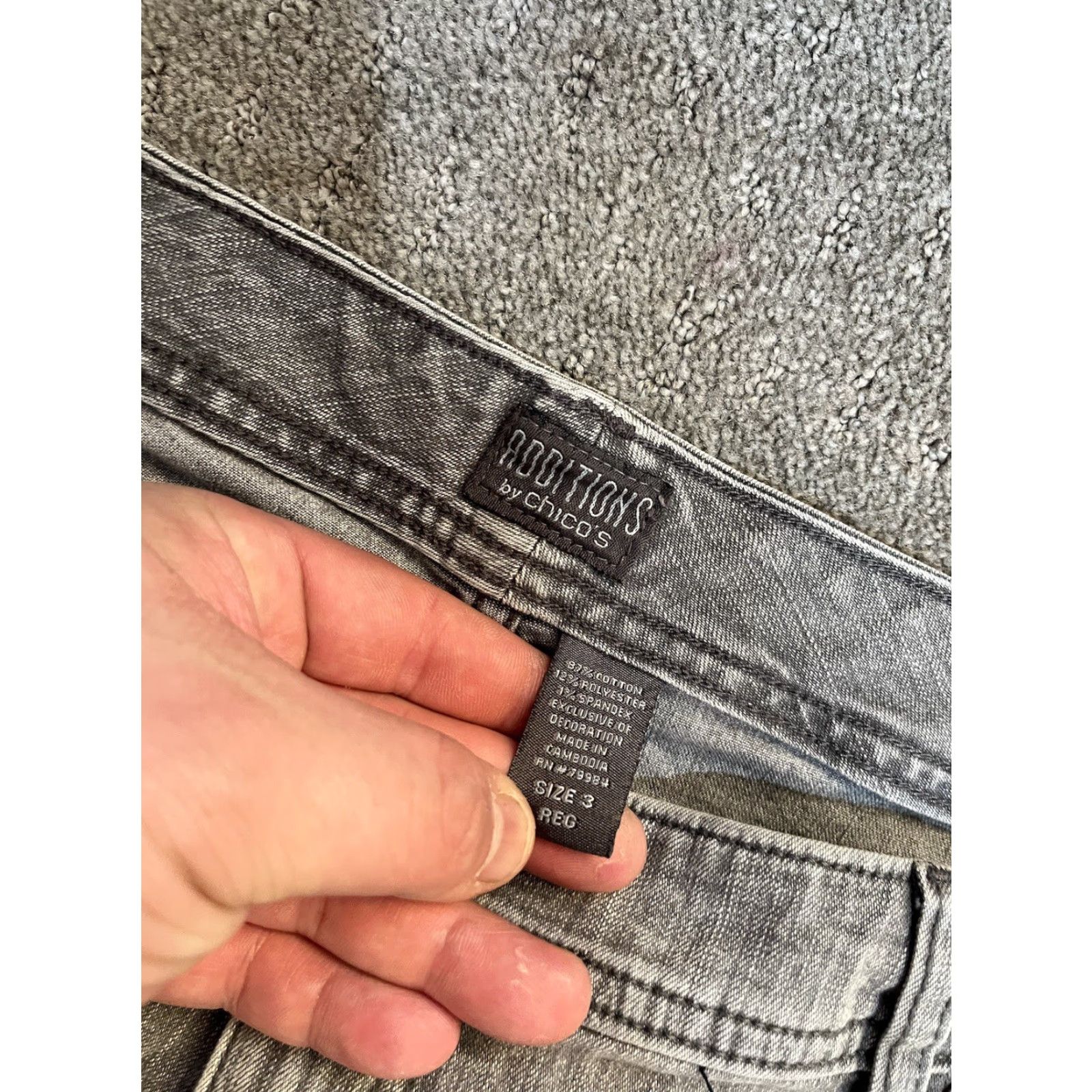 Vintage Chico’s Jeans Women’s Gray Straight Leg 3 Regular Inseam 29 in Cotton Polyester Spandex Denim Zipper Button Stretch Slimming Comfort Vintage No Size 26" / US 2 / IT 38 - 4 Thumbnail