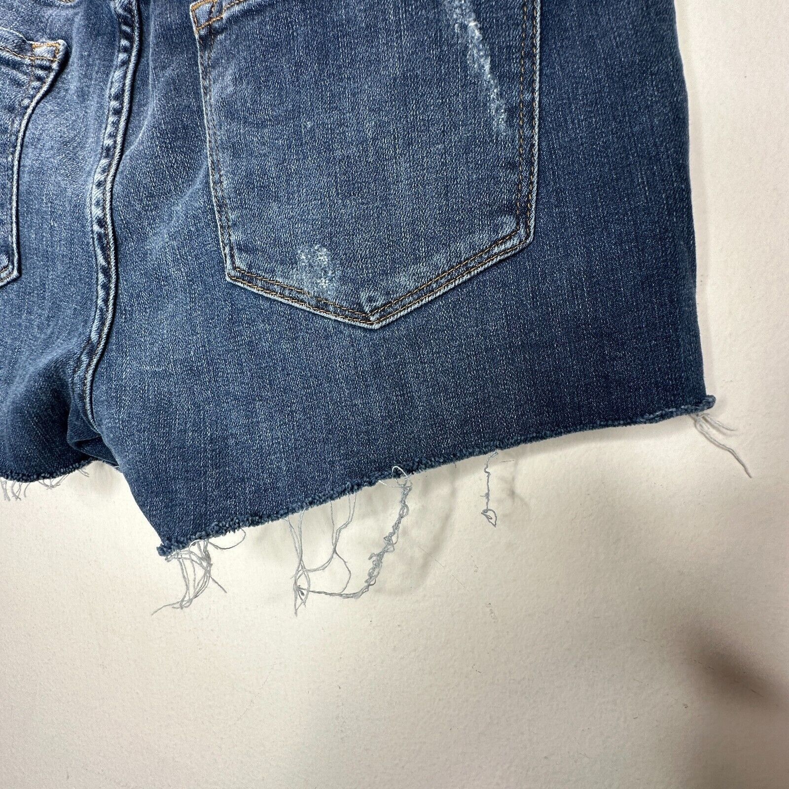 Frame Frame Le Cut Off Shorts Raw Frayed Fading & Whiskering 28 Size 28" / US 6 / IT 42 - 3 Thumbnail