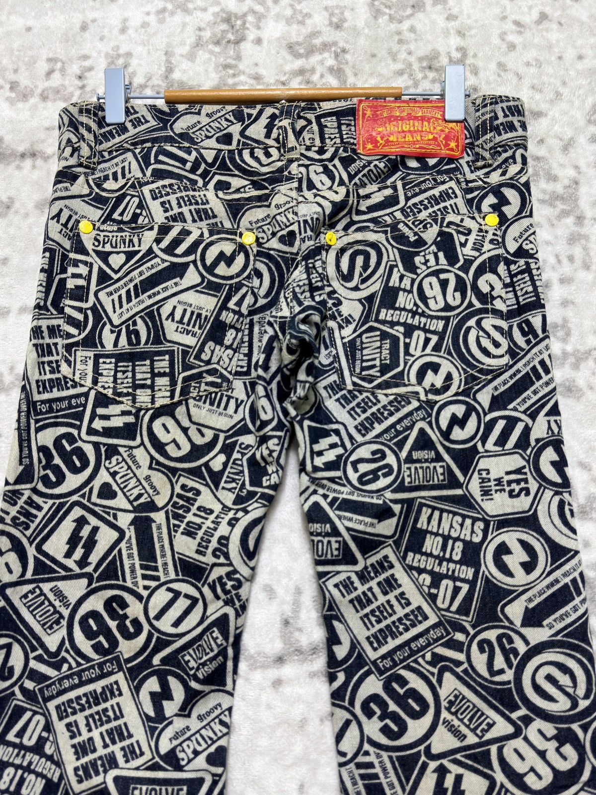 Japanese Brand Vintage Original Jeans All Over Print Low Rise Denim Jeans Size US 29 - 8 Thumbnail