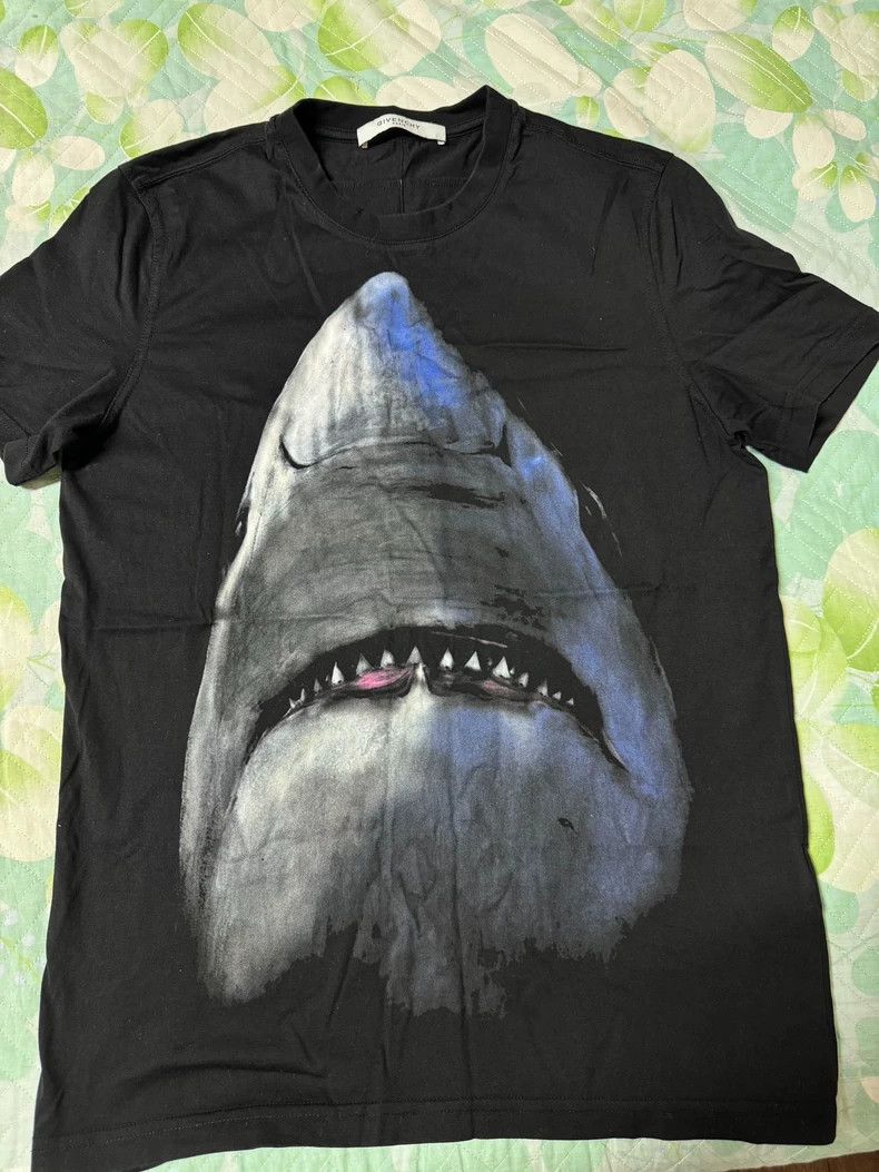 Givenchy Printed Shark Unisex Short Sleeve T-Shirt