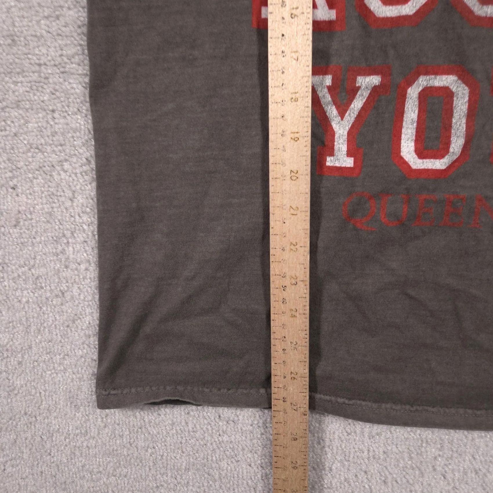 Vintage Queen We Will Rock You Shirt Mens Large Gray Band Graphic Tee Cotton Music Tee Size US L / EU 52-54 / 3 - 7 Thumbnail