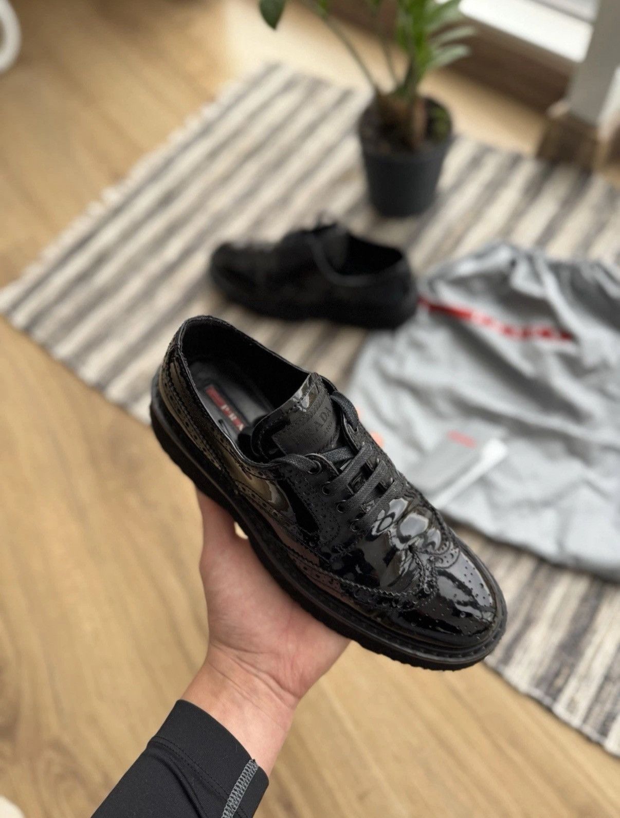 Prada PRADA Patent Leather Laceup Oxford Black Classic Shoes WMNS Size US 7 / IT 37 - 4 Thumbnail