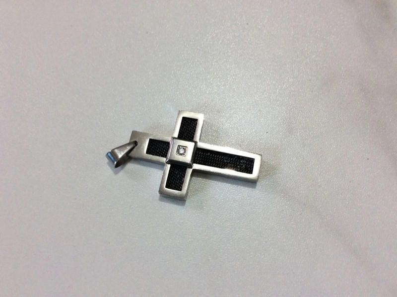 Designer lovely stainless steel cross necklaces Size ONE SIZE - 1 Thumbnail