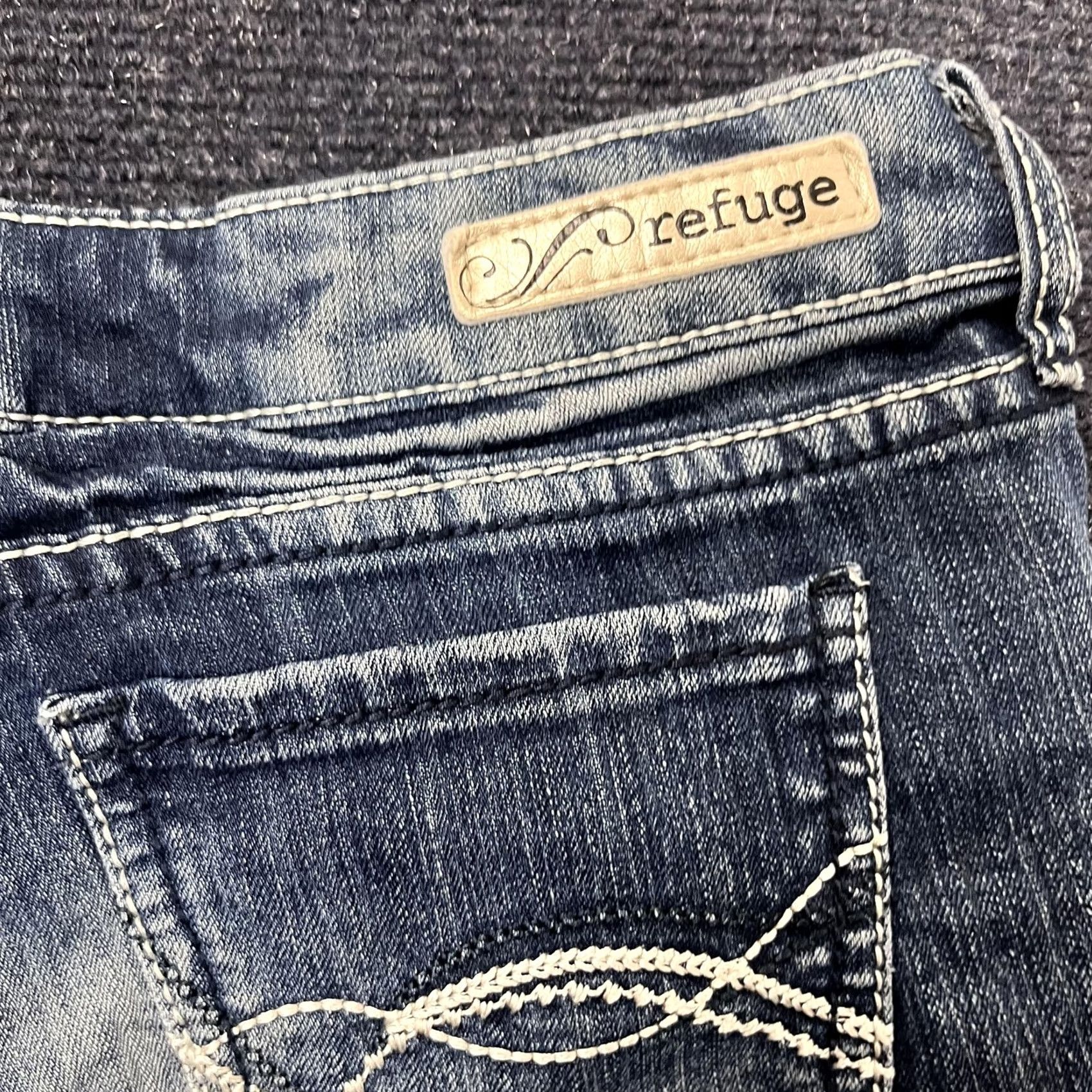 Denime VINTAGE? No. (Not Vintage) - Y2K Refuge Glam Ultra Skinny Jeans Womens 4 Medium Wash Blue Distressed Denim Size 27" / US 4 / IT 40 - 5 Thumbnail