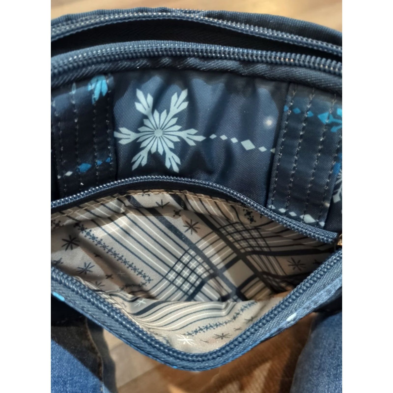 Vintage Lug Crossbody Bag Convertible Belt Bag Small Blue Winter Snowflake Paws Pattern Size ONE SIZE - 4 Thumbnail