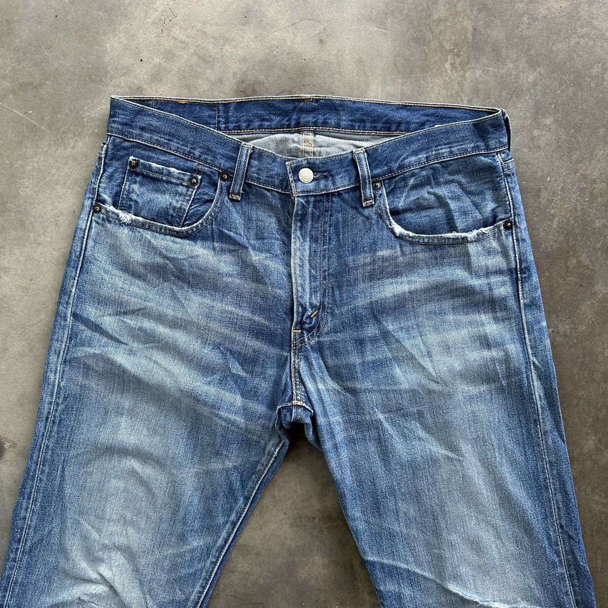 Jean × Levi's × Vintage Vintage Levi’s 505 Distressed Faded Denim Jean Pant W35 Size US 35 - 3 Thumbnail