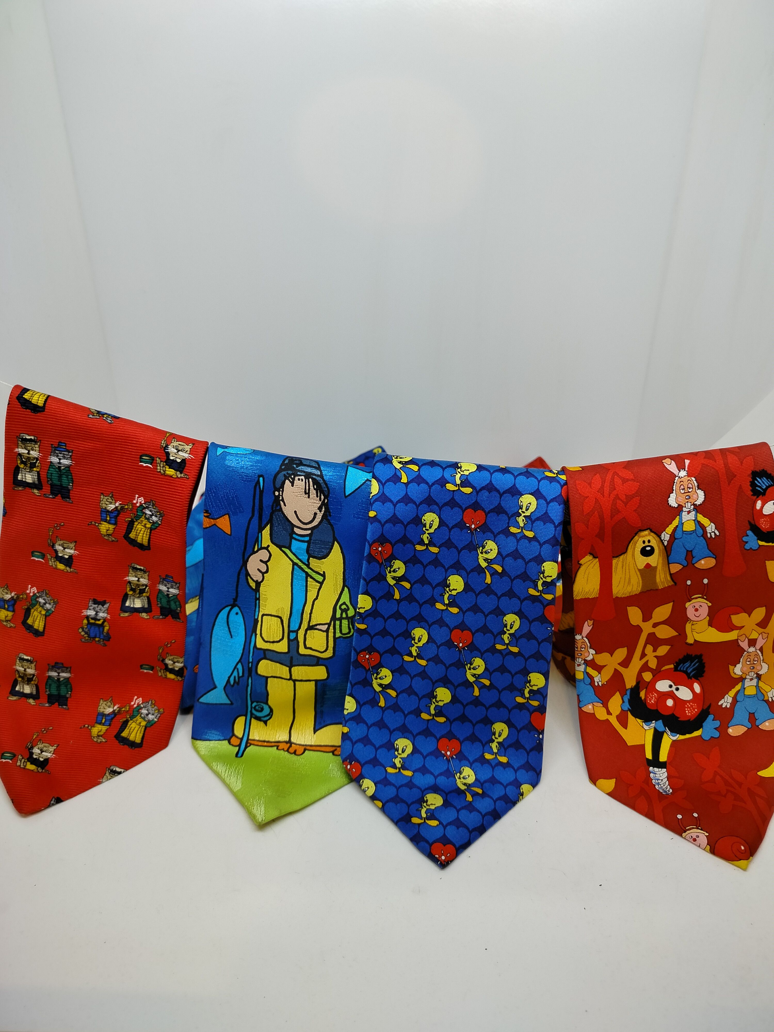 Disney Vintage Lot of 12 Men's Ties,tie, Disney,Peanut,snoopy,NFL Size ONE SIZE - 1 Thumbnail