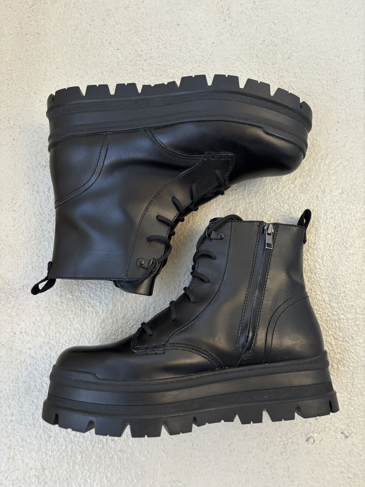 Ugg UGG SIDNEE WATERPROOF WOMEN BOOTS LEATHER BLACK US 9 Size US 9 / IT 39 - 1 Thumbnail