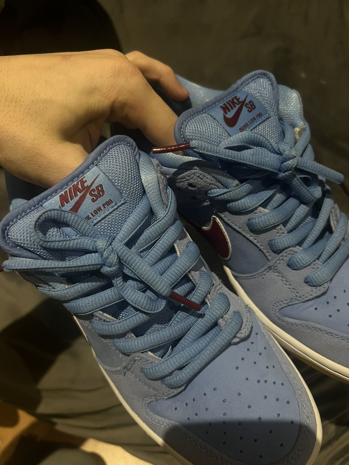 Nike SB SB Dunk Low Philadelphia Phillies Size US 7 / EU 40 - 8 Thumbnail