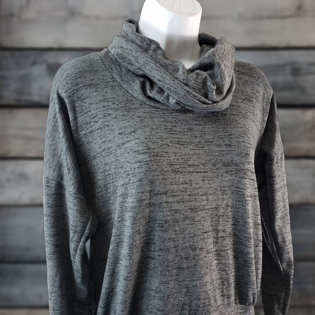 Athleta Athleta Womens Cowl Neck Pullover XS Gray Long Sleeve SweatshirtPullover Regular Womens XS Gray Athleta Cowl Neck Pullover Long Sleeve Sweatshirt Size XS / US 0-2 / IT 36-38 - 1 Thumbnail
