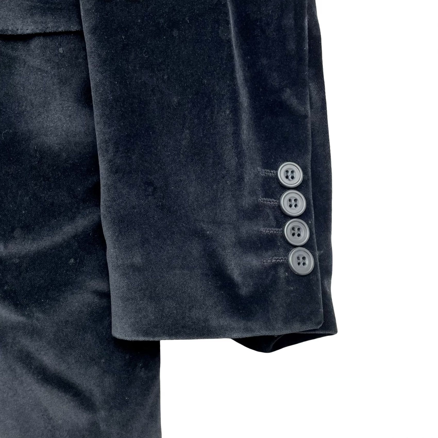 Ben Sherman Ben Sherman Men’s Velvet/Velour Tuxedo Jacket Black • Medium Jacket Blazer Notch Lapel Satin Lapel 1-Button Adult Mens Formal Vintage No Size 40R - 4 Thumbnail