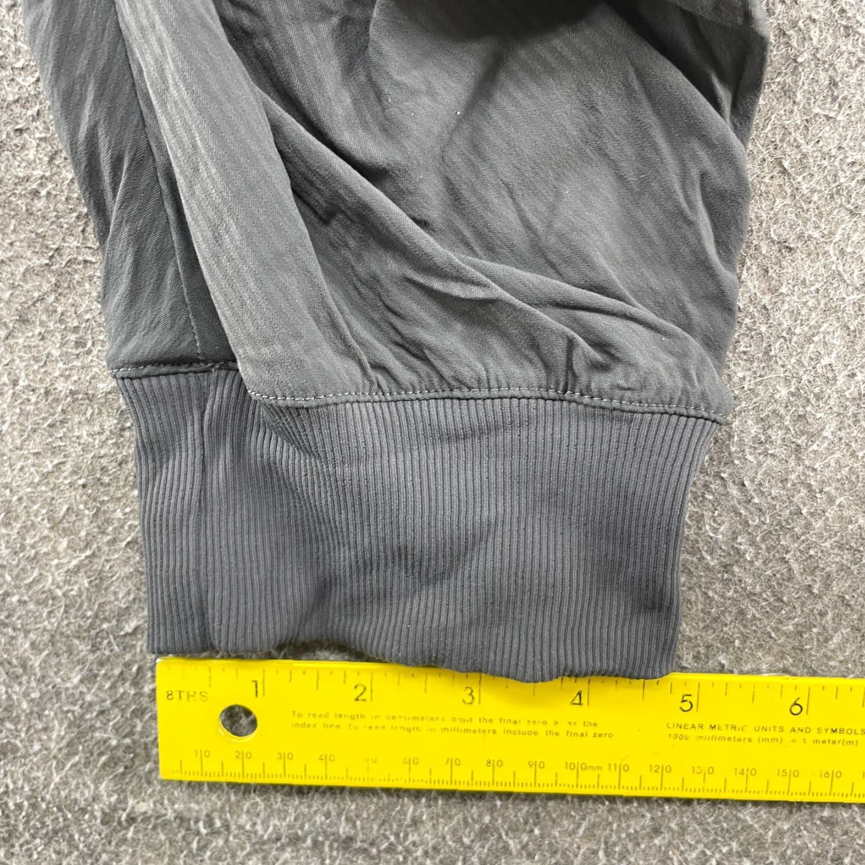 Lululemon Lululemon Dance Studio Pants Womens 20 Grey Striped Drawstring Jogger Tapered 28in Inseam Pockets Easy Care Elastic Waist Plus Size Size 42" / US 20 - 7 Thumbnail