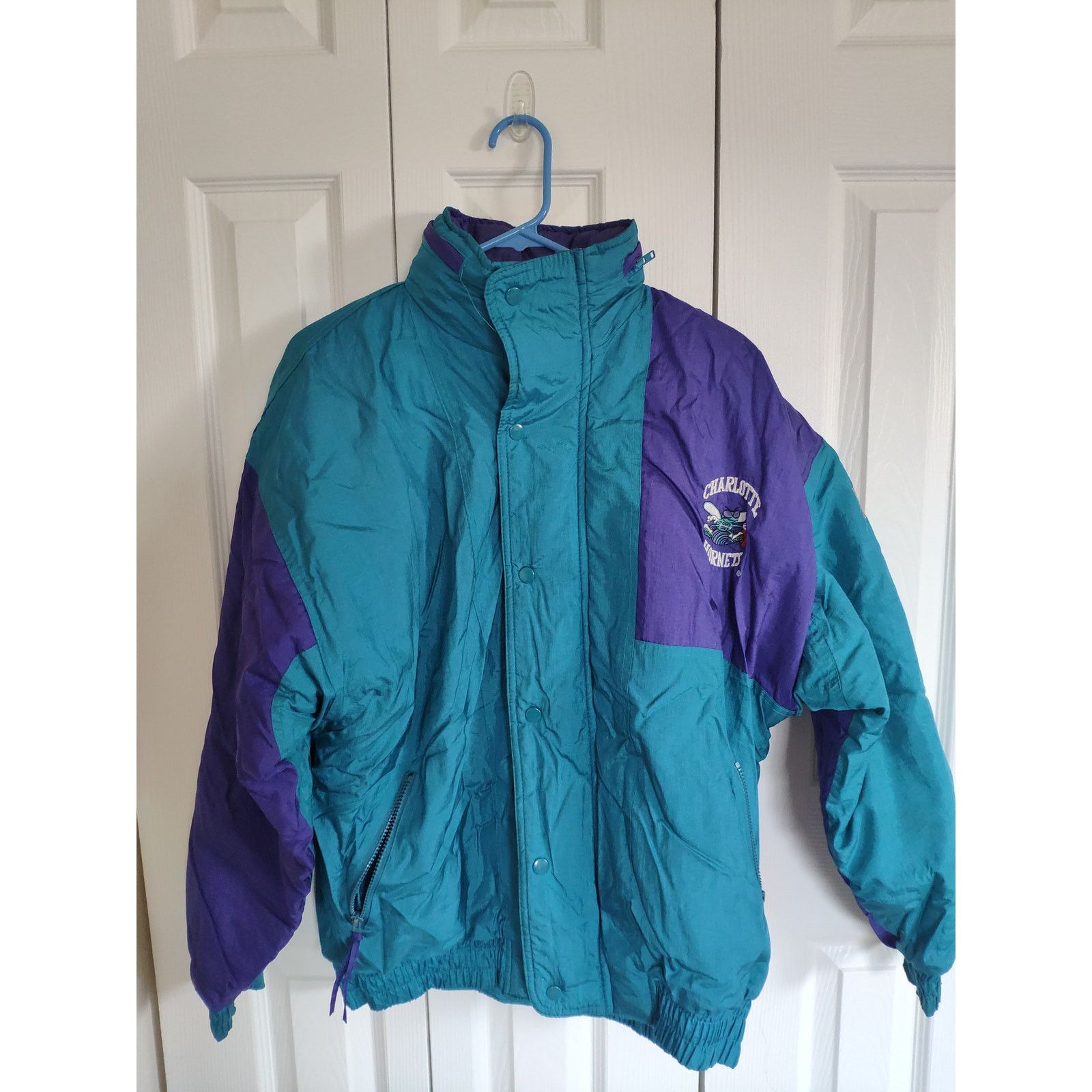 Starter Vintage Starter Charlotte Hornets Puffer Jacket LARGE Size US L / EU 52-54 / 3 - 1 Thumbnail