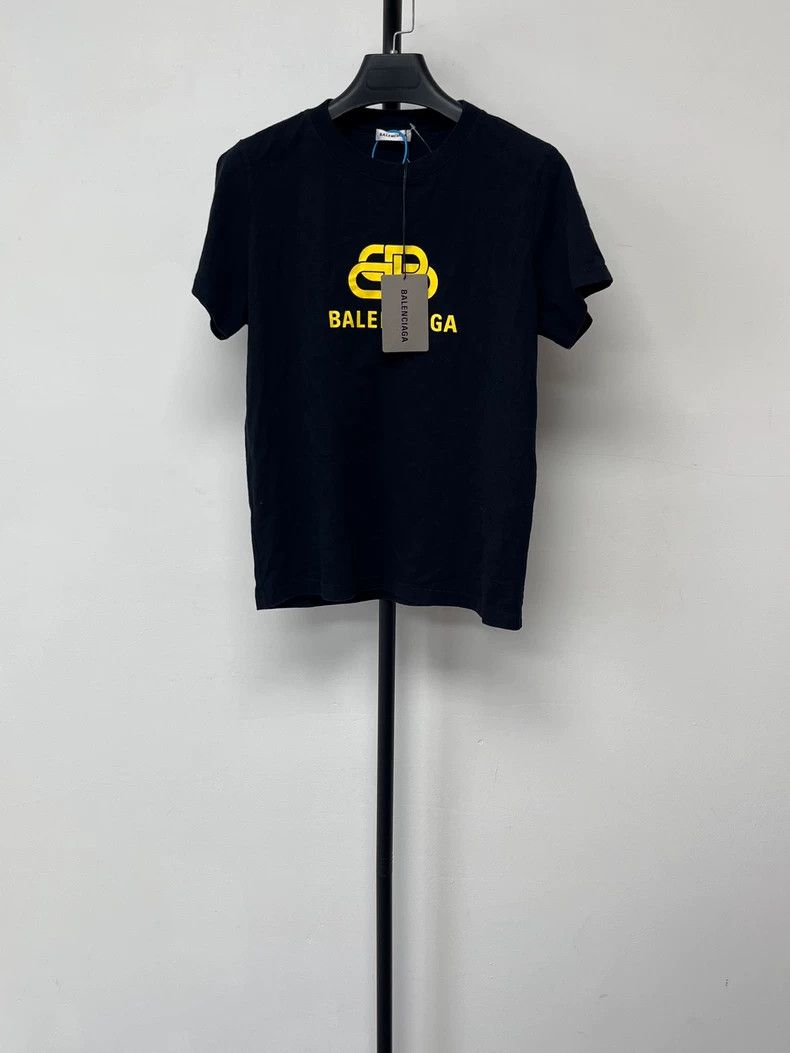 Balenciaga Balenciaga Lock Logo Chest Print T-shirt - dmc Size US M / EU 48-50 / 2 - 1 Thumbnail