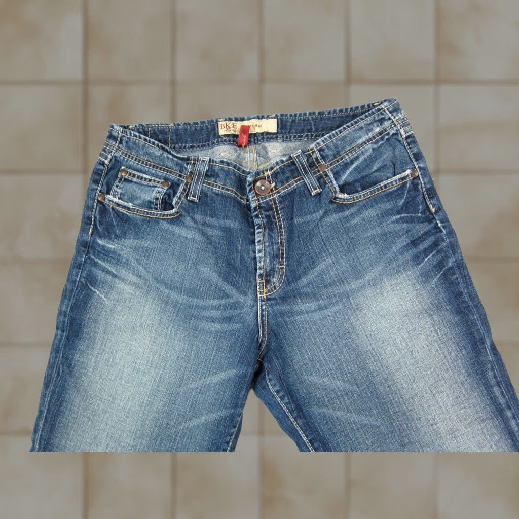 Vintage Buckle BKE Jeans Womens 31 x 21 Blue Denim Capri Cropped Wendi Stretch Bootcut Jeans Size 24" / US 00 / IT 34 - 1 Thumbnail