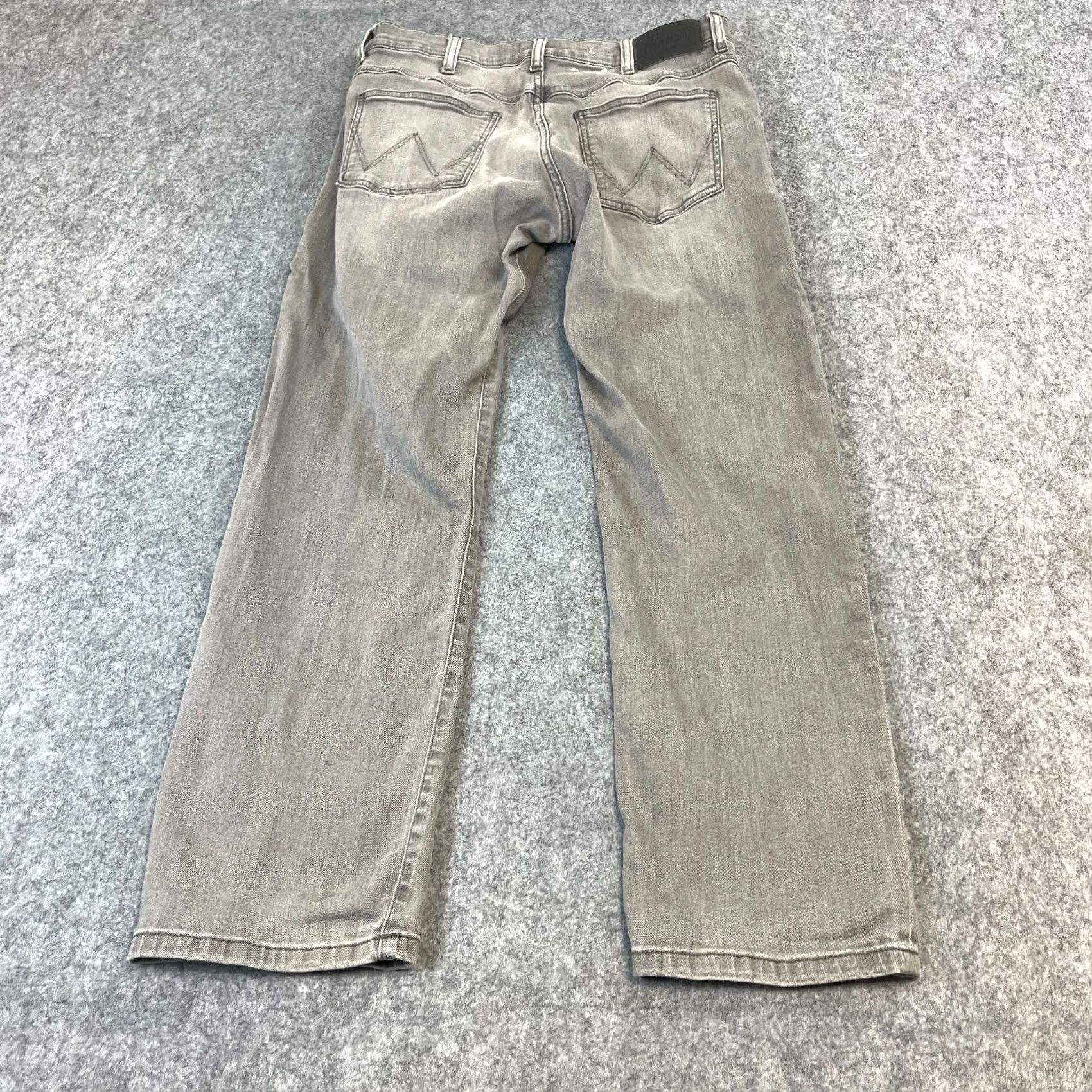 Wrangler Wrangler Jeans Tapered Mens 32 30 Light Grey Faded Stretch Arizona Cowboy Regular 5-Pocket Denim Machine Washable Cotton Elastane Shirt? Size US 32 / EU 48 - 2 Thumbnail