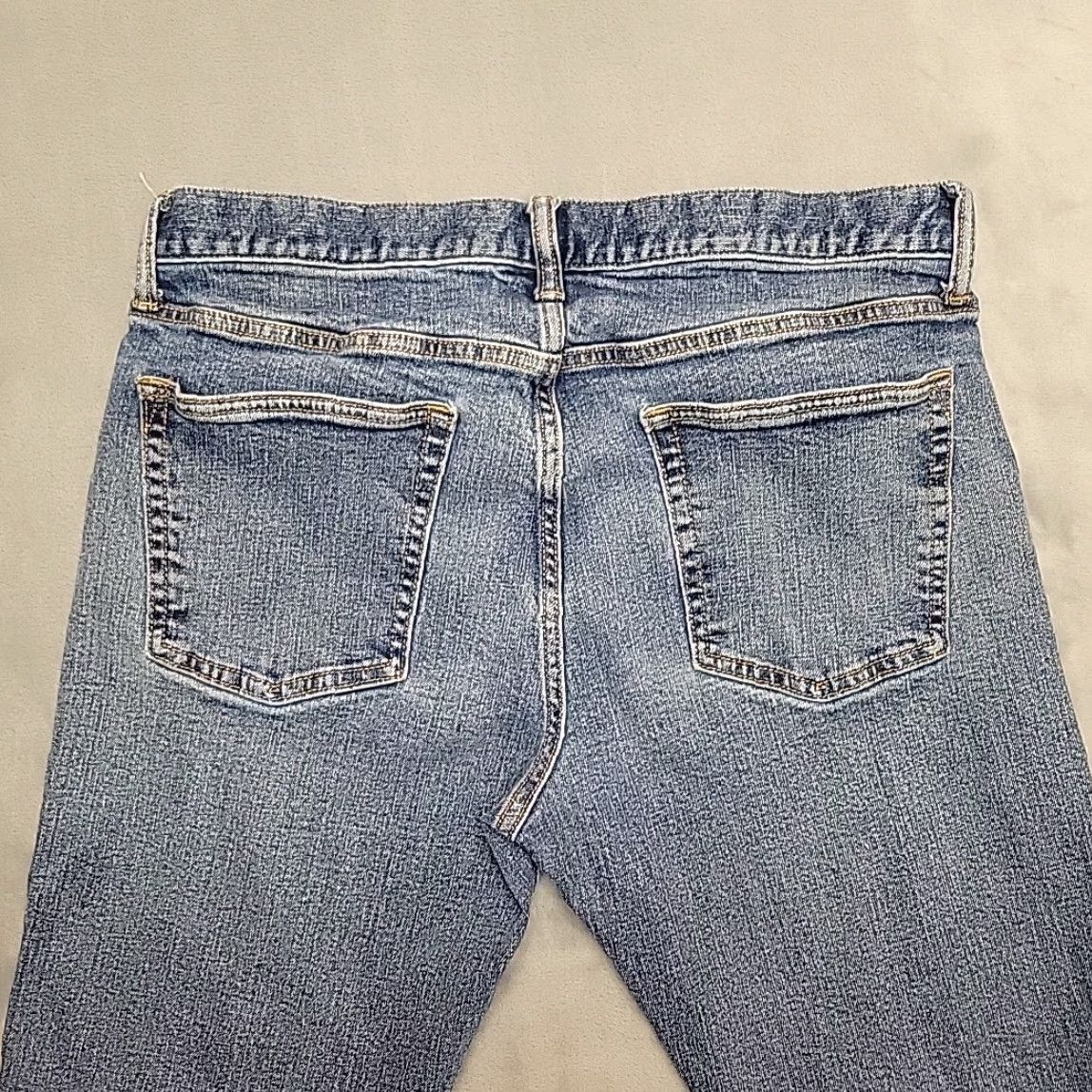 Gap VINTAGE Gap Jeans Mens 33x34 Blue Denim 100% Cotton Straight Leg Distressed Faded Size US 33 - 7 Thumbnail