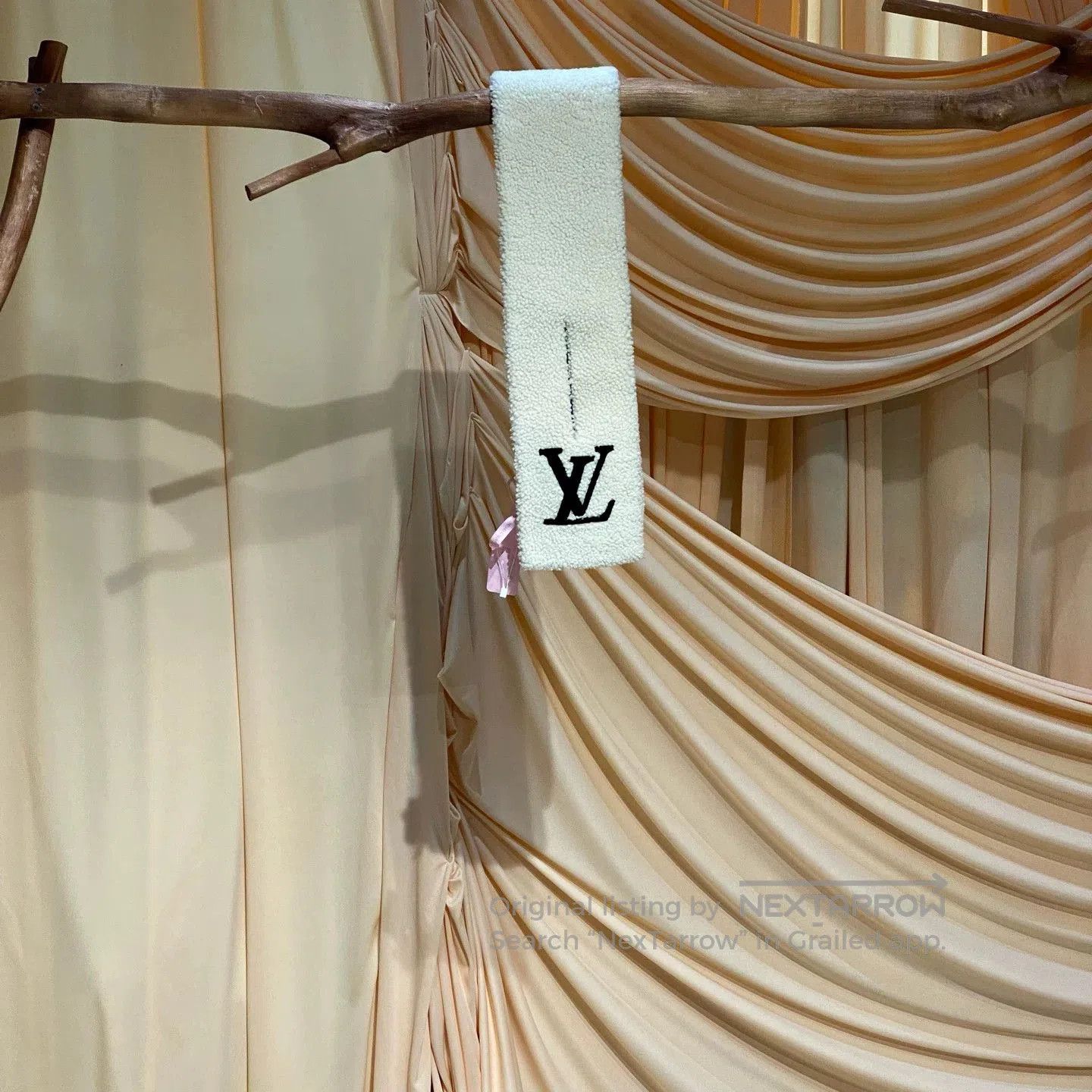 Louis Vuitton Louis Vuitton Cream Lamb Wool Logo Scarf. Size ONE SIZE - 1 Thumbnail