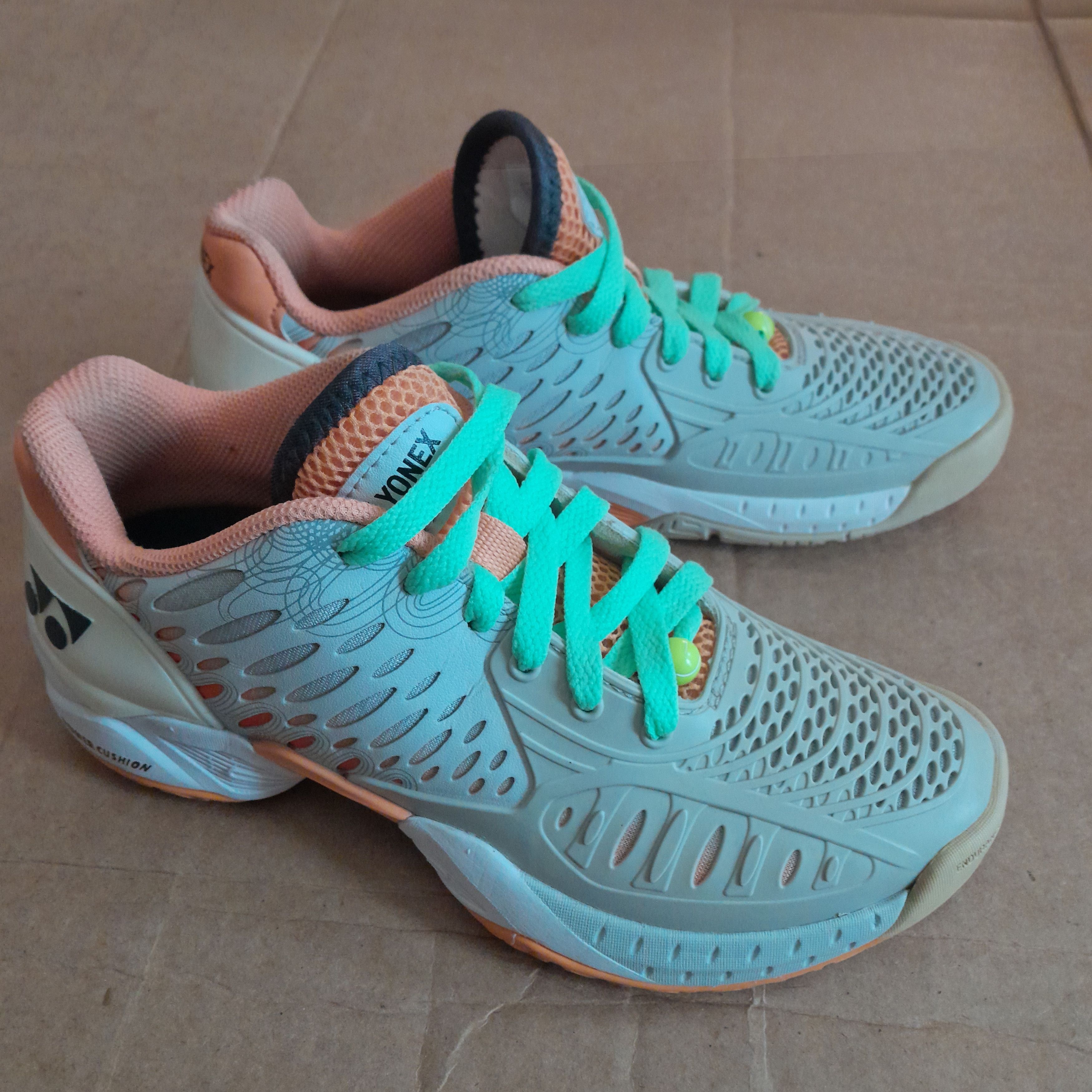 Other Yonex Badminton shoes Power Cushion Eclipsion Mid Top Size US 5 / EU 37 - 6 Thumbnail