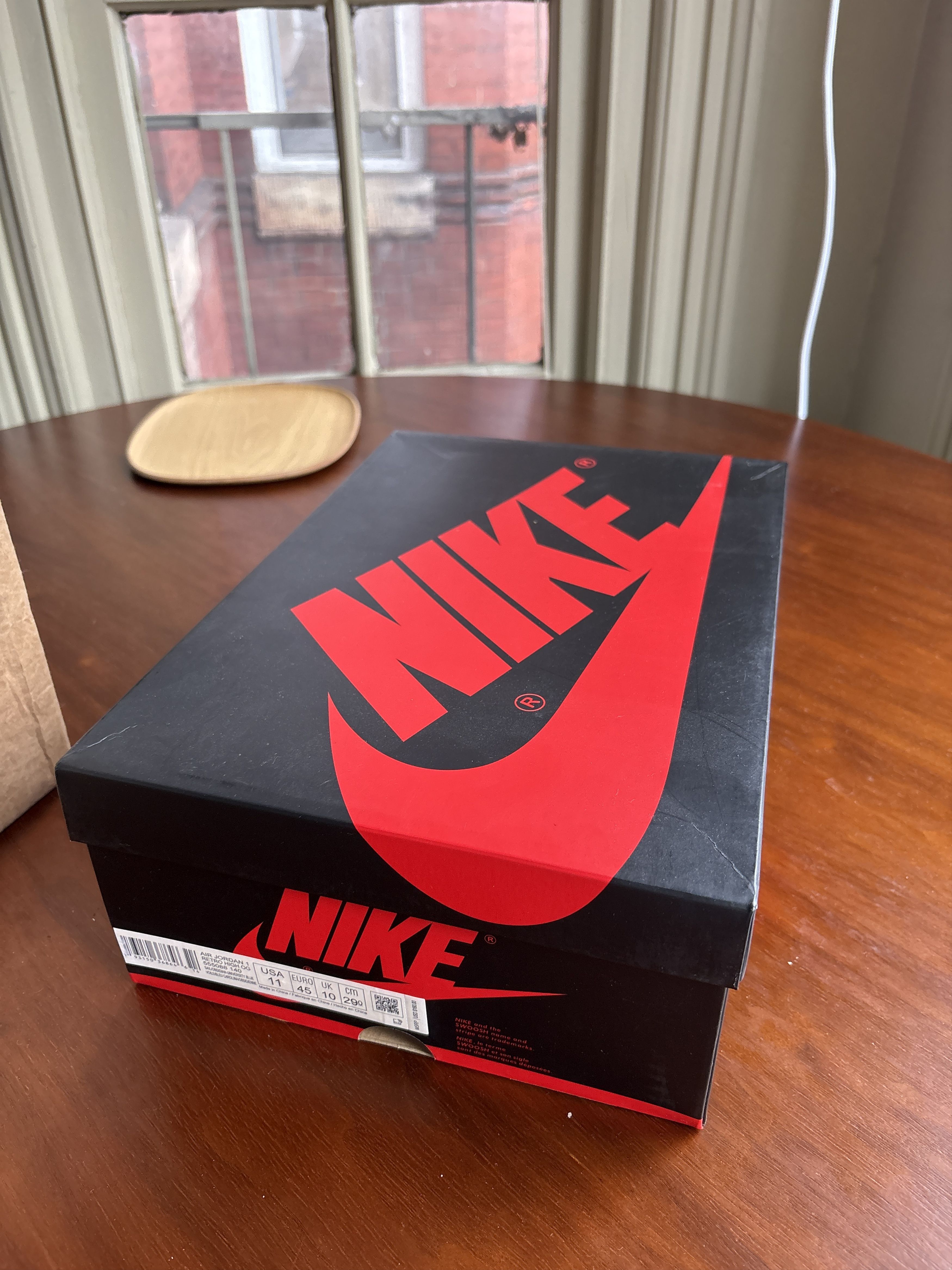 Nike Air Jordan 1 Osbidian Size US 11 / EU 44 - 8 Thumbnail