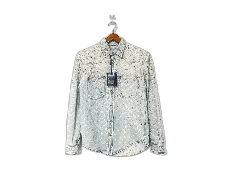 Louis Vuitton Louis Vuitton Denim Shirt with Logo Detail Size US S / EU 44-46 / 1 - 1 Thumbnail