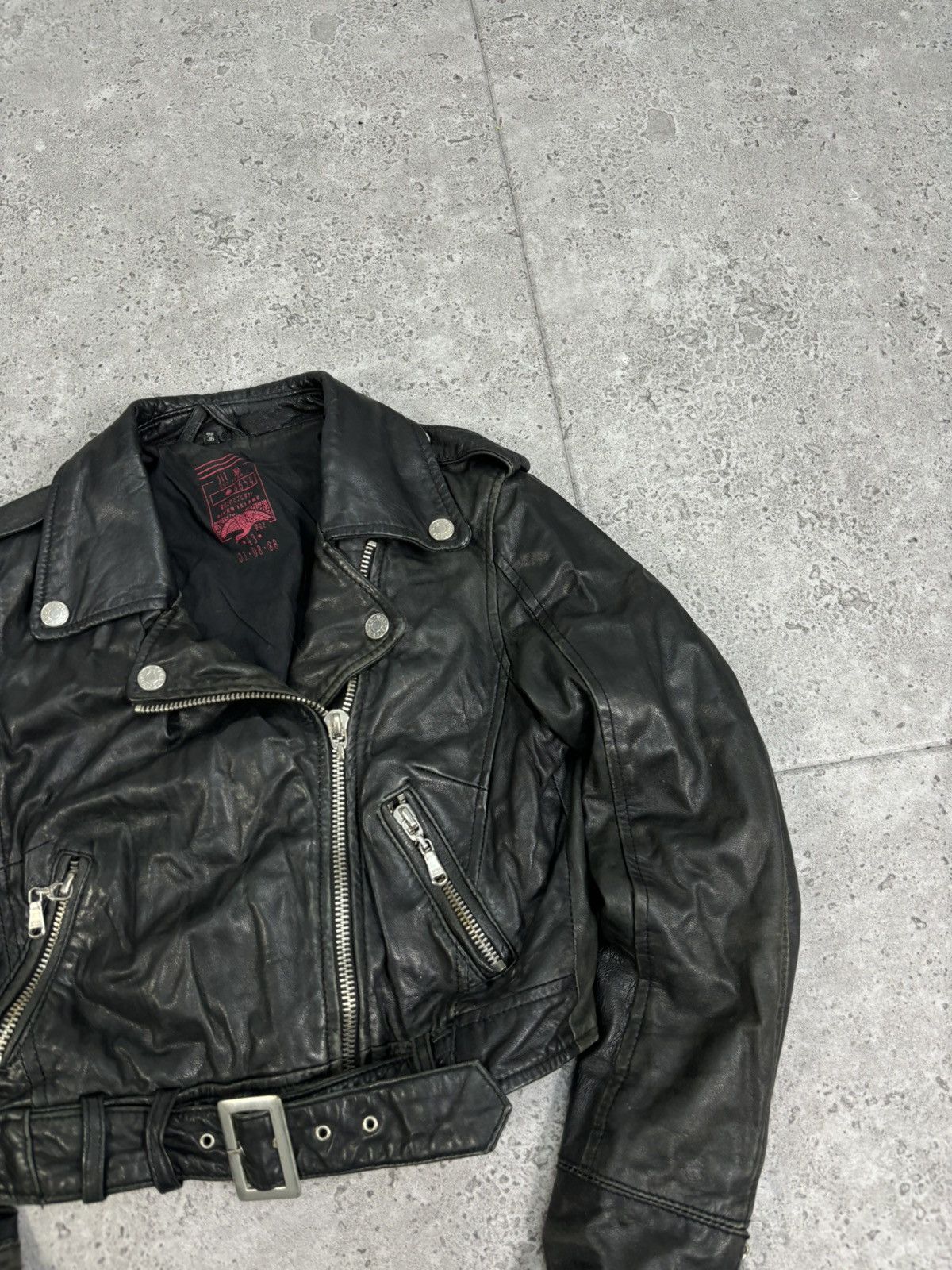 Japanese Brand × Vintage 2000s Japan Cropped Faded Distressed Leather Bomber Jacket Size S / US 4 / IT 40 - 6 Thumbnail