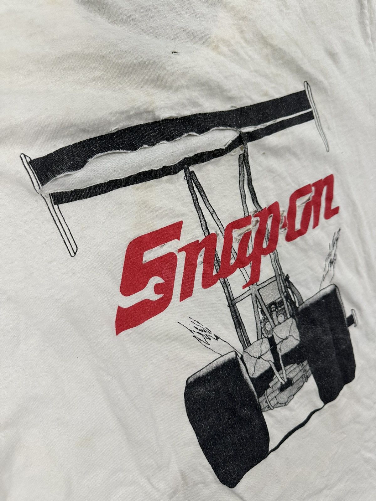 Fruit Of The Loom Vintage Thrashed Snap-On Tee Size US XL / EU 56 / 4 - 4 Thumbnail