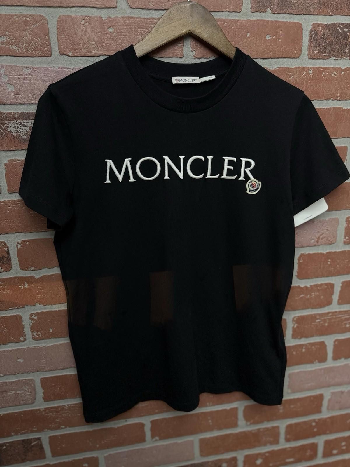 Moncler Moncler Logo Embroidered T-shirt Black Women Small Black Size S / US 4 / IT 40 - 2 Thumbnail