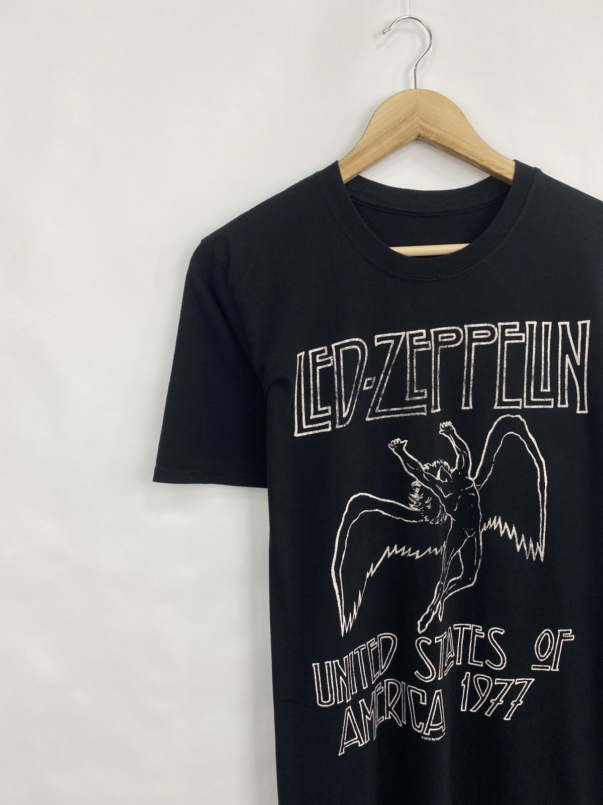 Led Zeppelin 🇬🇧 Led Zeppelin June 1977 United State T-Shirt 2018 Print Size US M / EU 48-50 / 2 - 2 Thumbnail
