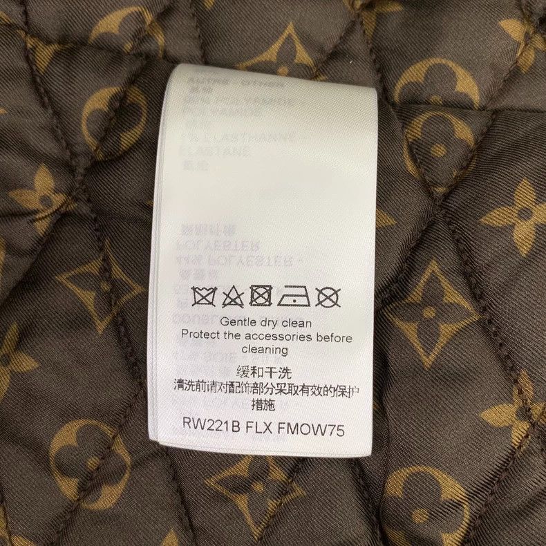 Louis Vuitton Louis Vuitton 22 black logo print zipper jacket Size XS / US 0-2 / IT 36-38 - 7 Thumbnail