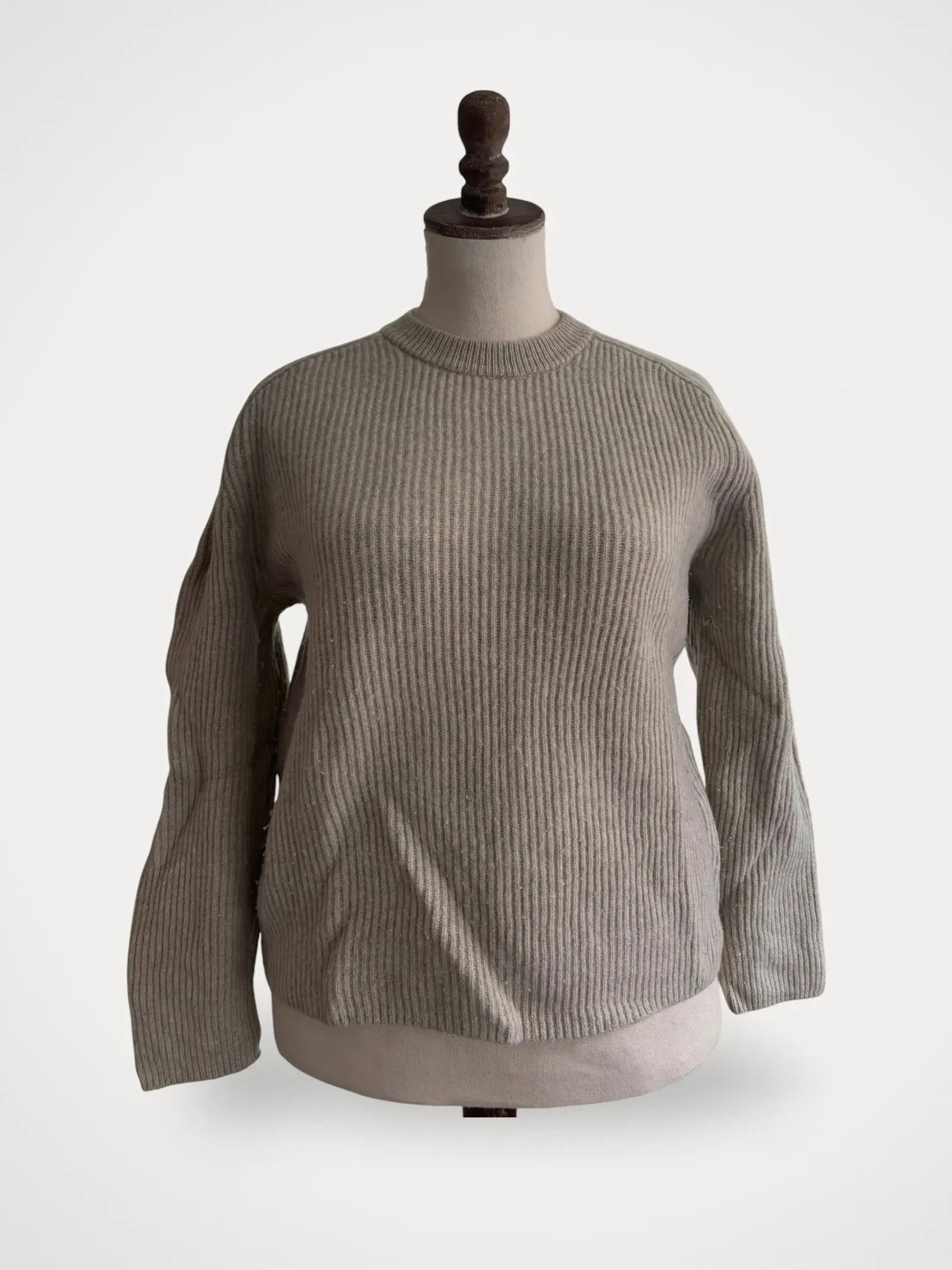 Uniqlo Uniqlo Sweater Size L / US 10 / IT 46 - 1 Thumbnail