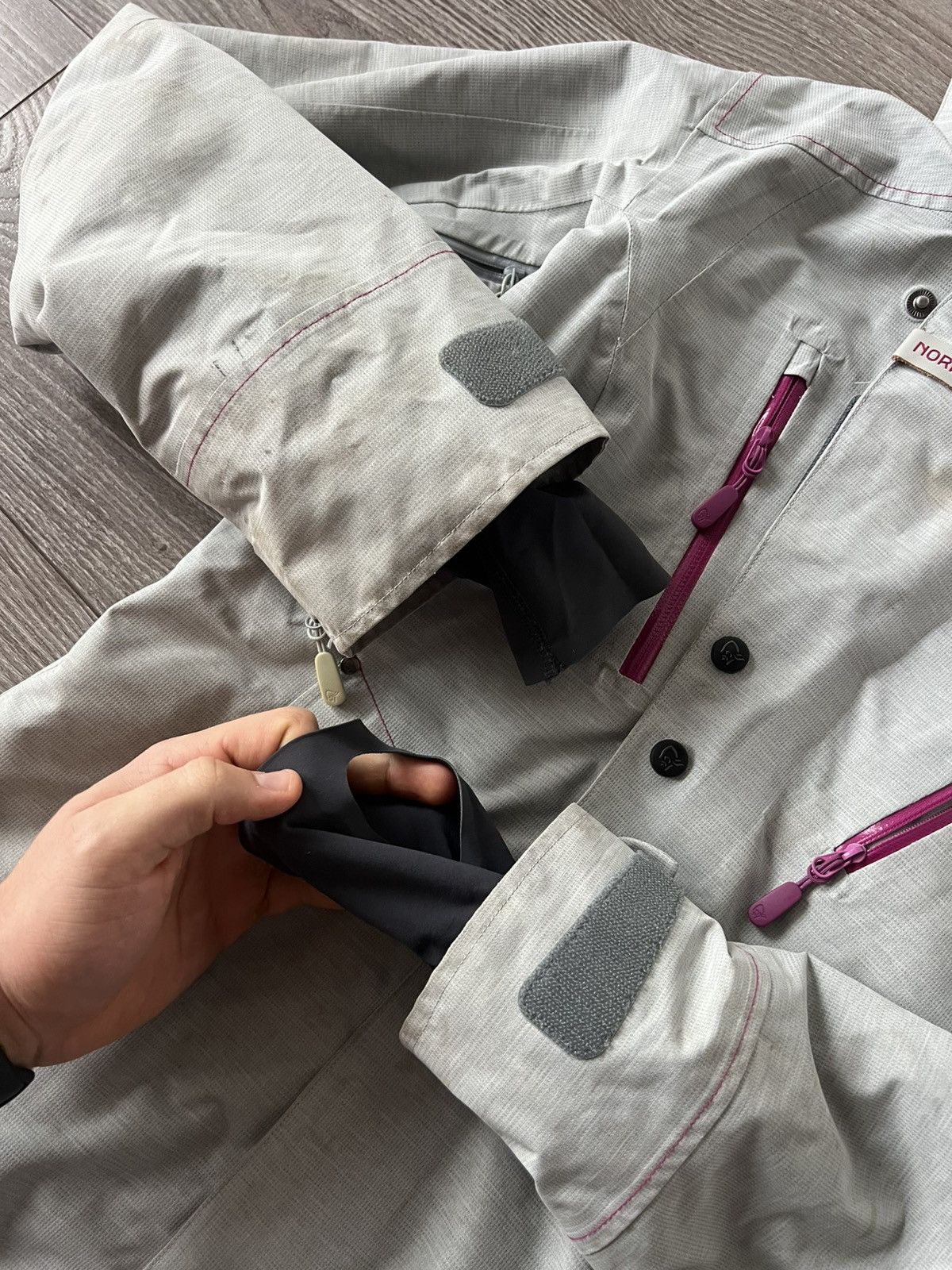 Norrona Norrona Gore-Tex Roldal Rare Gorpcore Insulated Pro Jacket Size S / US 4 / IT 40 - 11 Thumbnail