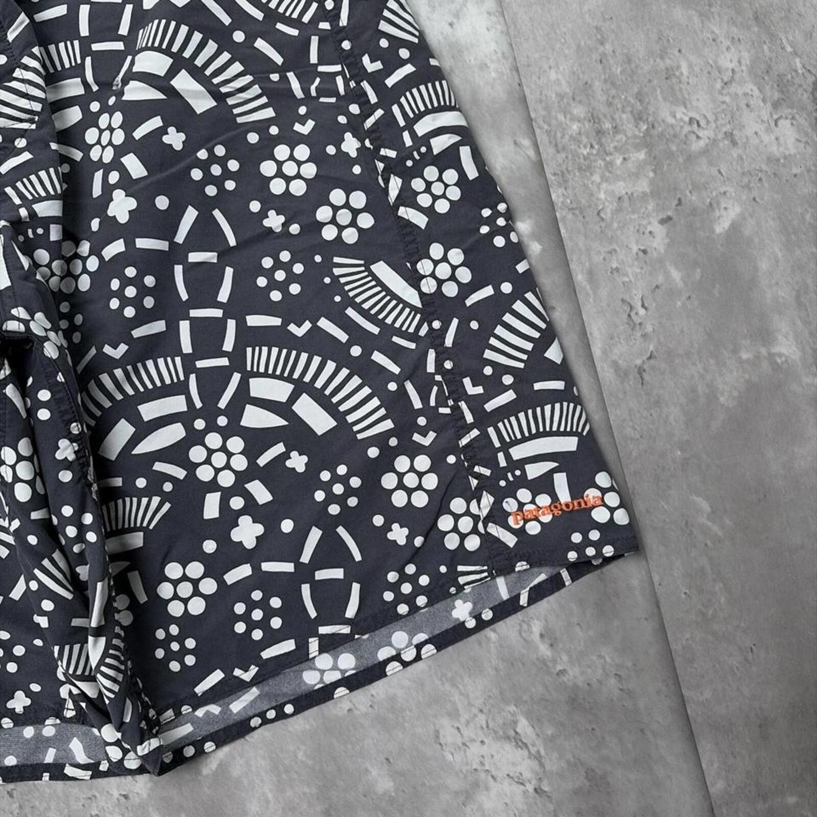 Patagonia Vintage Black Patagonia Surf Aztec Floral Baggy Board Shorts Size US 36 / EU 52 - 3 Thumbnail