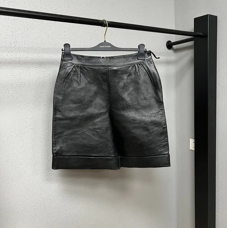 Valentino Valentino Black Leather Womens Shorts 0089 Size 30" / US 8 / IT 44 - 1 Thumbnail