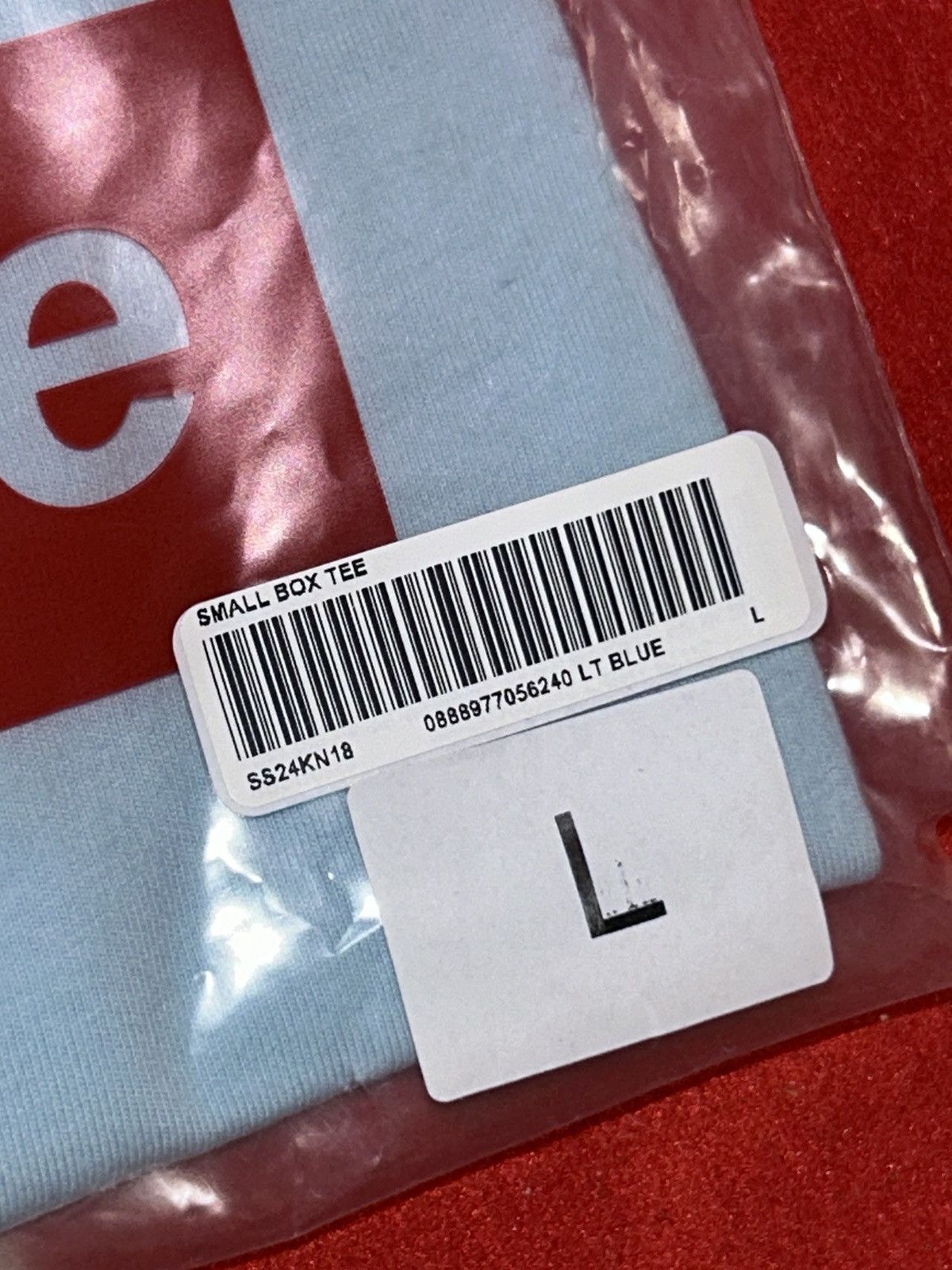 Supreme Supreme Small Box Logo Tee Shirt SS24 size Large NEW Size US L / EU 52-54 / 3 - 2 Thumbnail