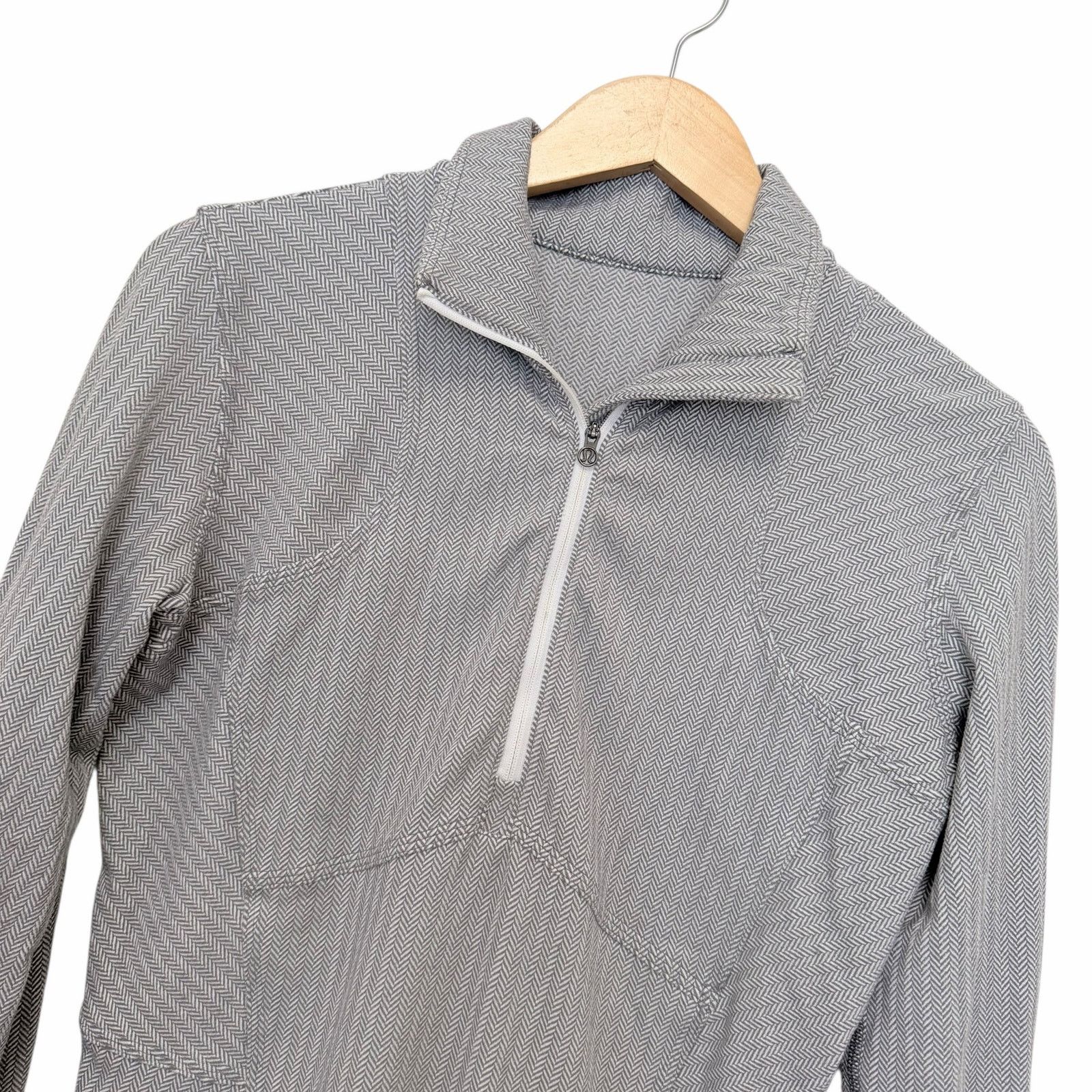 Lululemon Lululemon Kanto Catch Me Chevron Herringbone Gray 1/4 Zip 8 Size M / US 6-8 / IT 42-44 - 1 Thumbnail