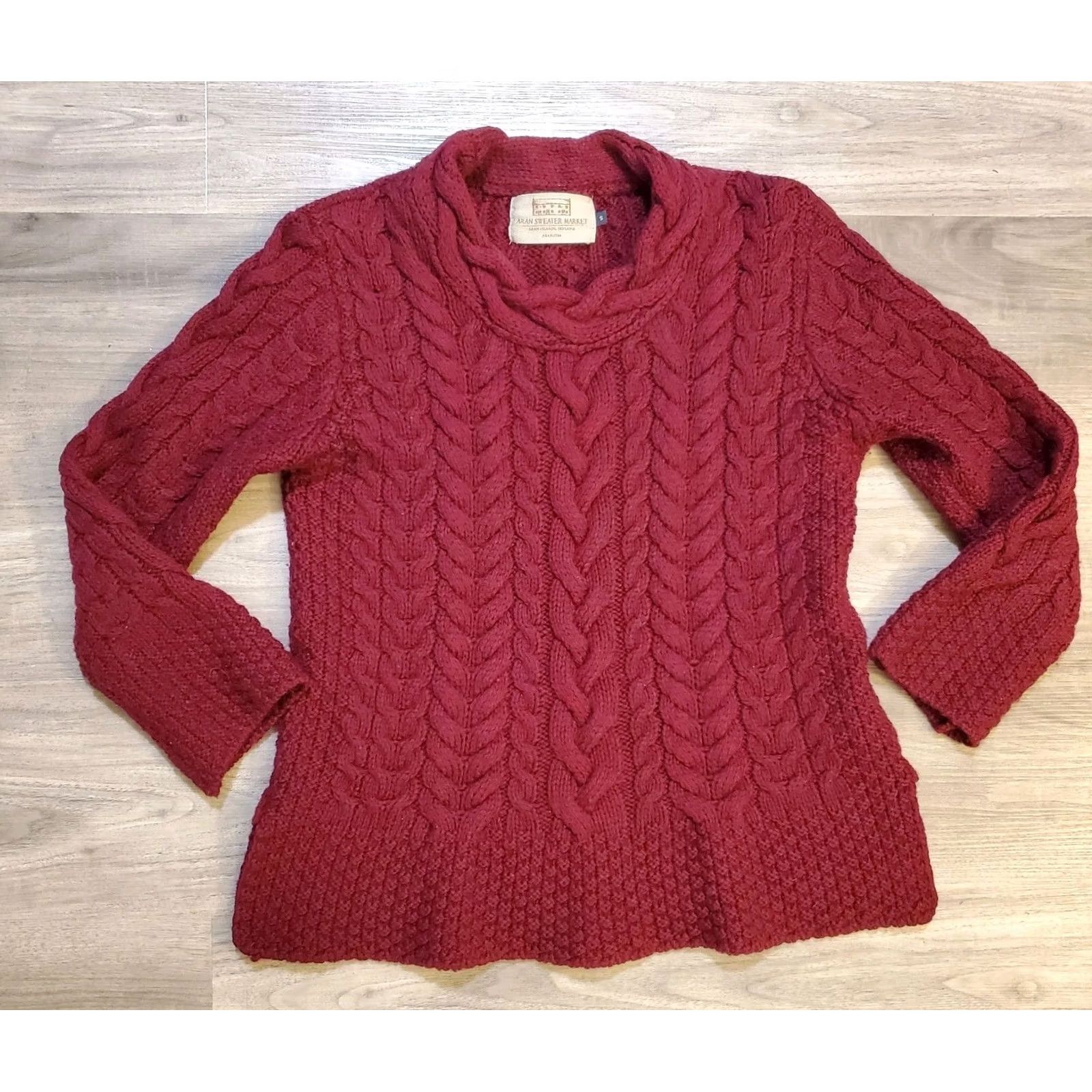 Market VINTAGE Aran Market Ireland Womens Sweater S Merino Wool Cable Knit Wine Red 80s Classic Size S / US 4 / IT 40 - 2 Thumbnail