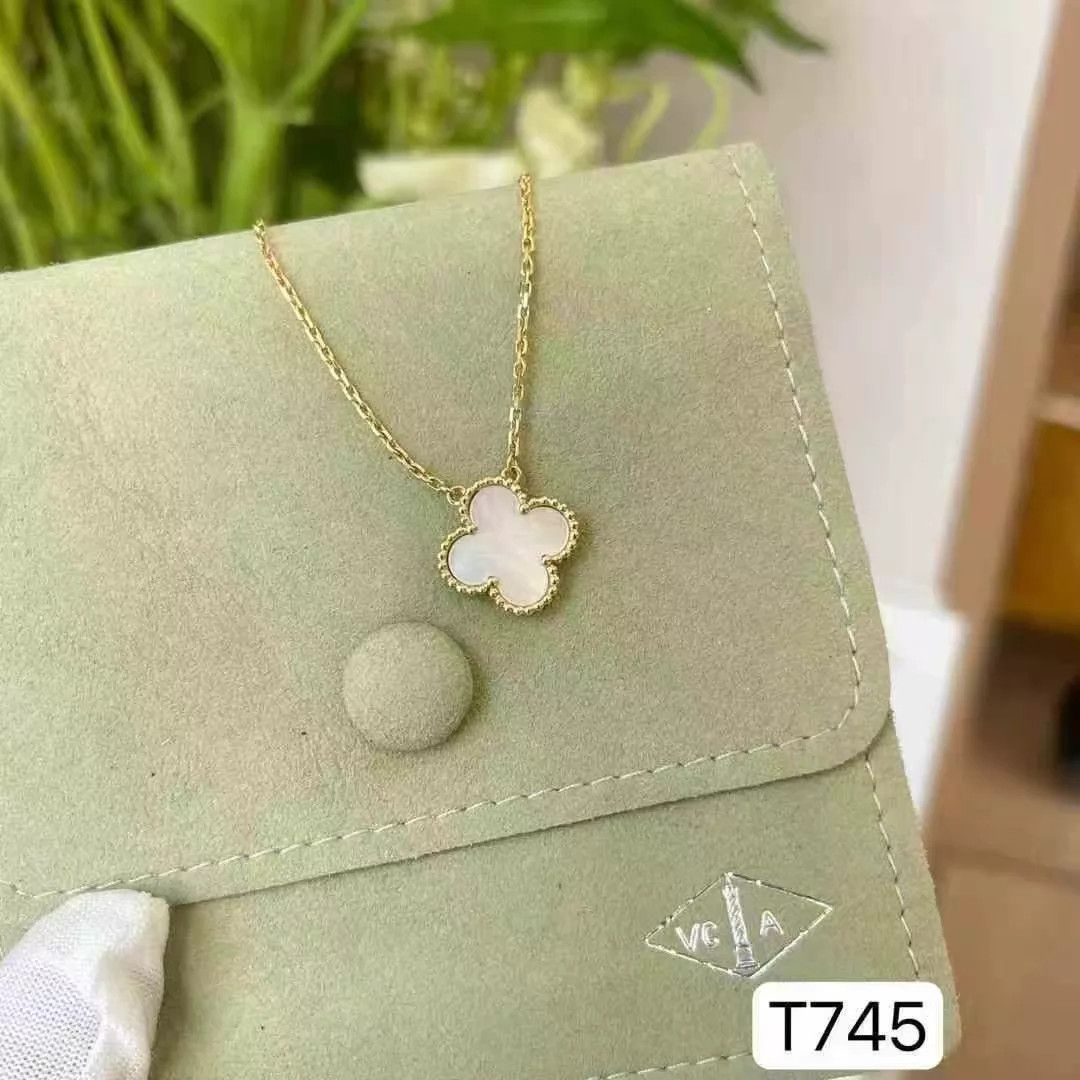 Van Cleef & Arpels VCA Medium White Flower Necklace 42cm Near Mint Size ONE SIZE - 4 Thumbnail