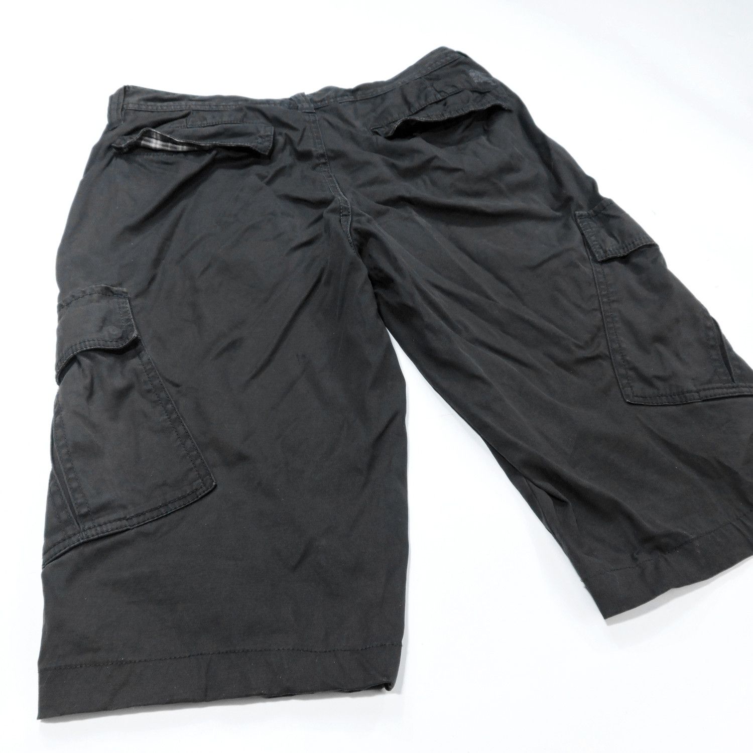 Burberry BURBERRY BLACK LABEL CARGO SHORT PANTS Size US 30 / EU 46 - 13 Thumbnail