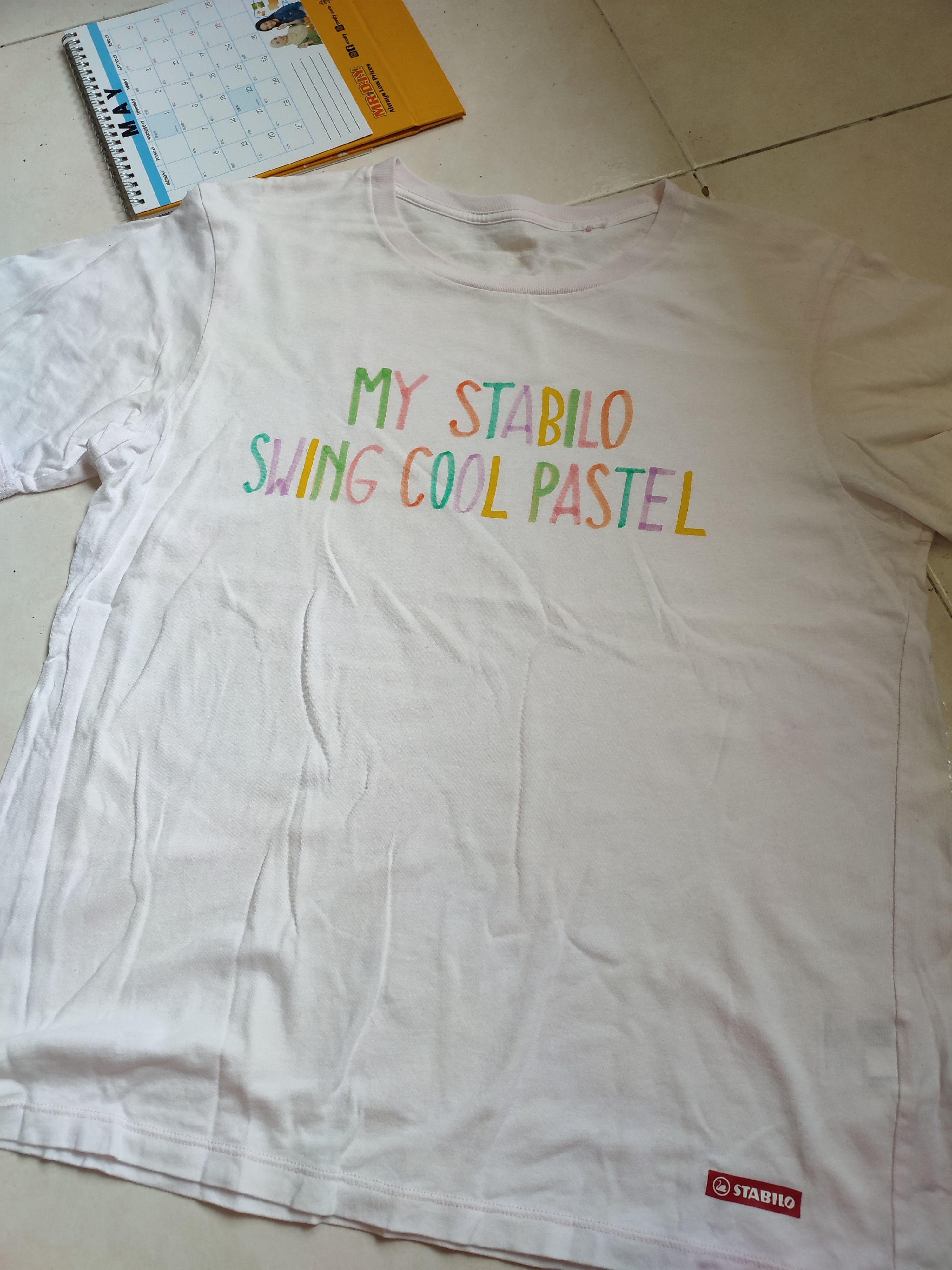 Designer × Japanese Brand × Uniqlo MY STABILO SWING COOL PASTEL X UNIQLO TEE Size US M / EU 48-50 / 2 - 1 Thumbnail