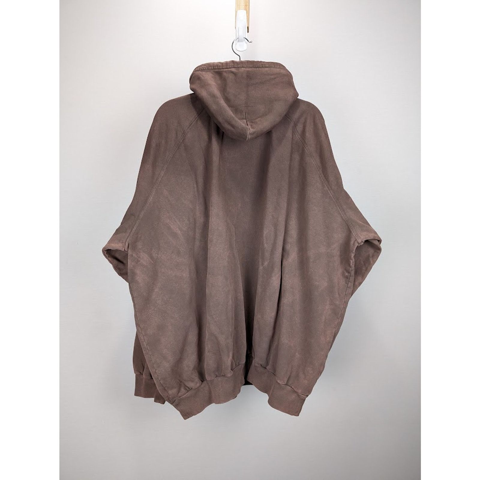 Balenciaga o1rshd1 Oversize Hoodie in Brown Size US S / EU 44-46 / 1 - 10 Thumbnail