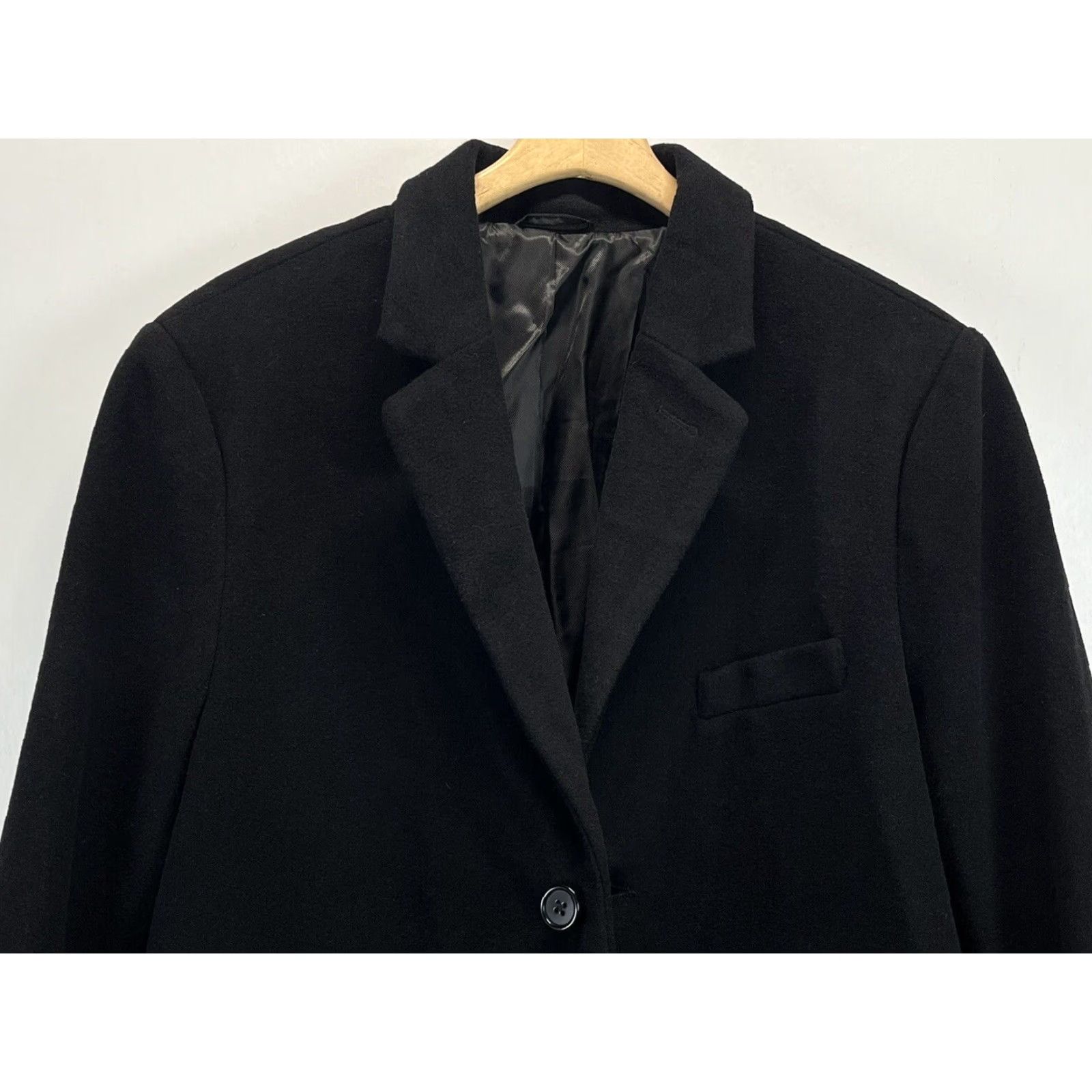 Vintage Tahari Coat Wool Blend Long Overcoat 46L Black 3 Button Men Regular Size 46L Wool Blend Black 3 Button Coat Mens Size US S / EU 44-46 / 1 - 3 Thumbnail