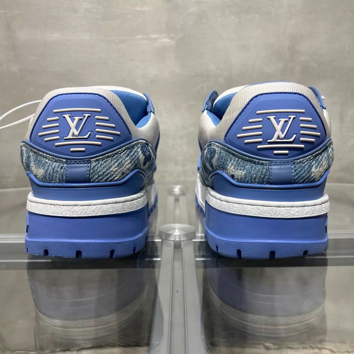 Louis Vuitton LV Trainer White Blue Denim Pudgy UK8 42 Size US 9 / EU 42 - 6 Thumbnail