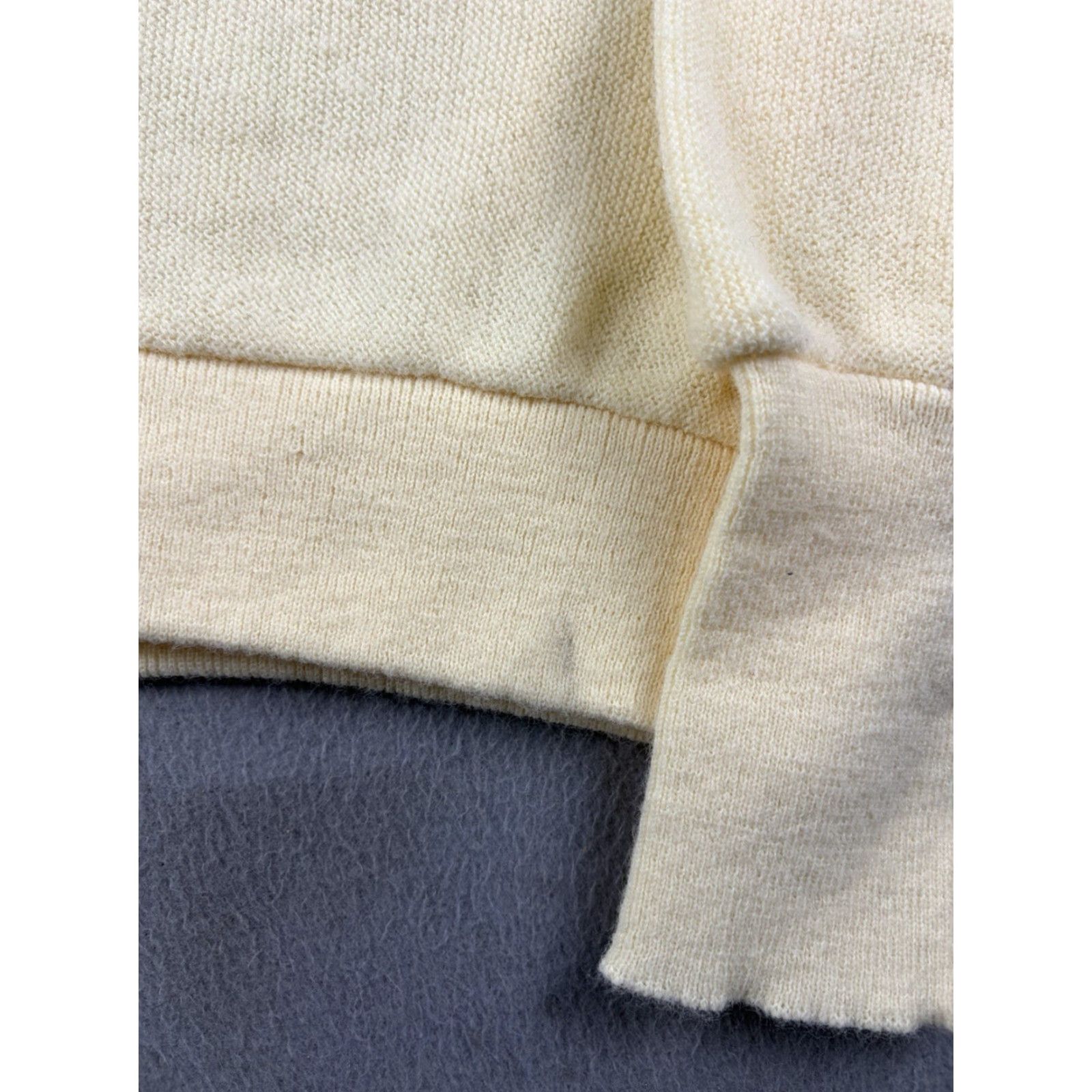 Lacoste VINTAGE Lacoste Izod Cardigan Sweater Men’s XL White 80s Button V-Neck Knit Acrylic Solid Cream/White Mens9 Size US XL / EU 56 / 4 - 4 Thumbnail