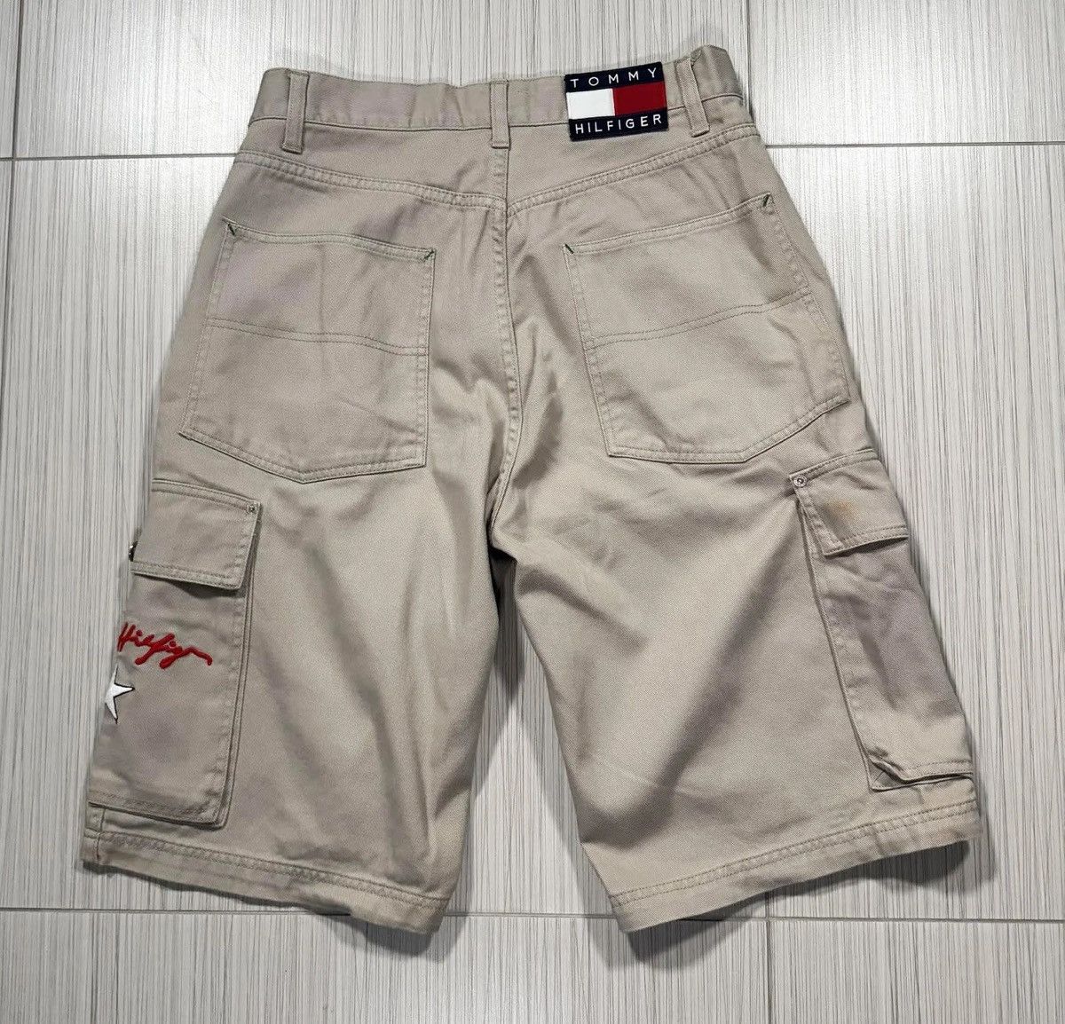 Tommy Hilfiger Vintage Tommy Hilfiger Tommy Jeans Khaki Cargo Shorts 31 Size US 31 - 4 Thumbnail
