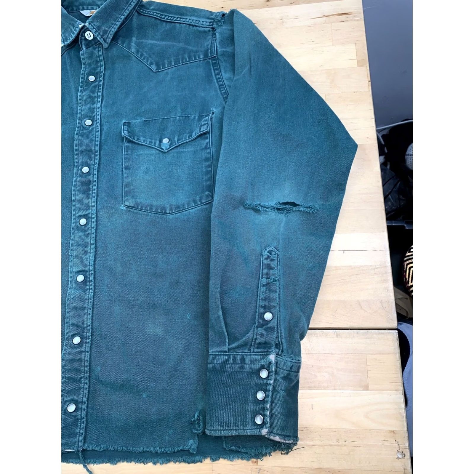 Carhartt VINTAGE Carhartt Rugged Outdoor Wear Shirt L Green Distress Pearl Snap 13186 Mens Size US L / EU 52-54 / 3 - 5 Thumbnail