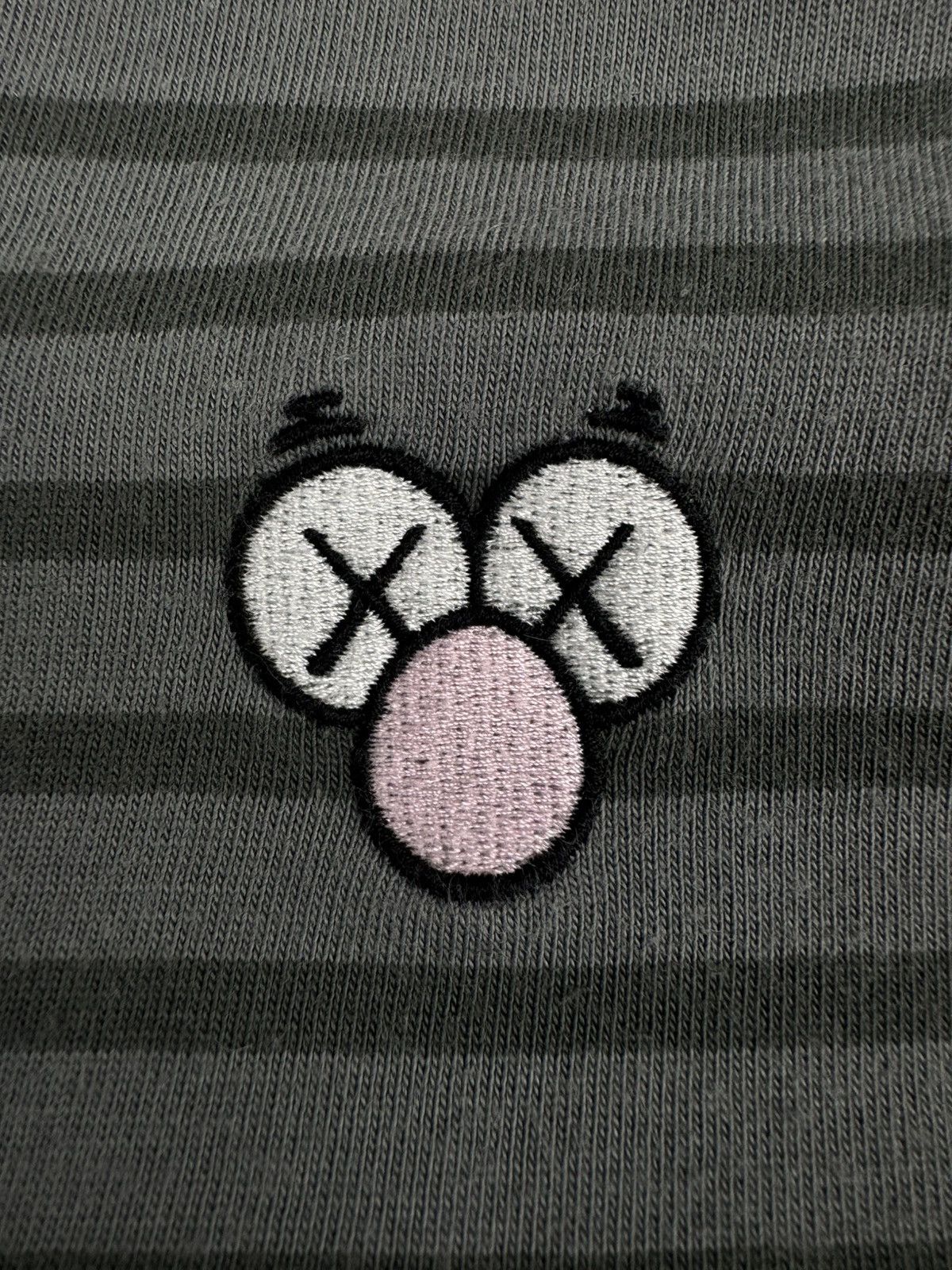Kaws × Uniqlo Uniqlo x Kaws BFF striped embroidered tee hype streetwear Size US M / EU 48-50 / 2 - 5 Thumbnail