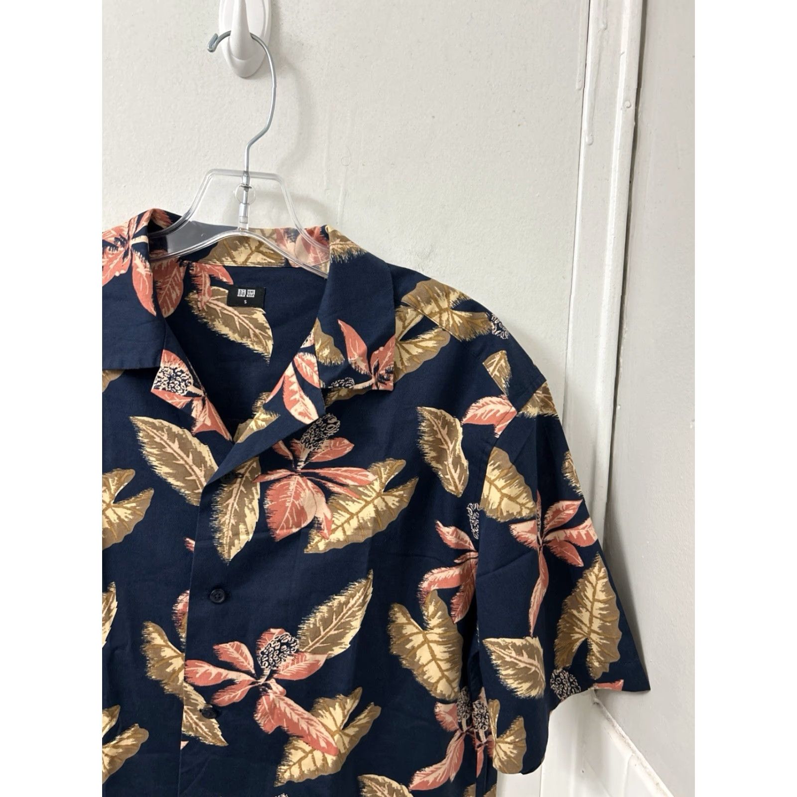 Uniqlo Uniqlo Floral Shirt Mens S Navy Blue Modal Hawaiian Button Down S/S 458354 Size US S / EU 44-46 / 1 - 4 Thumbnail